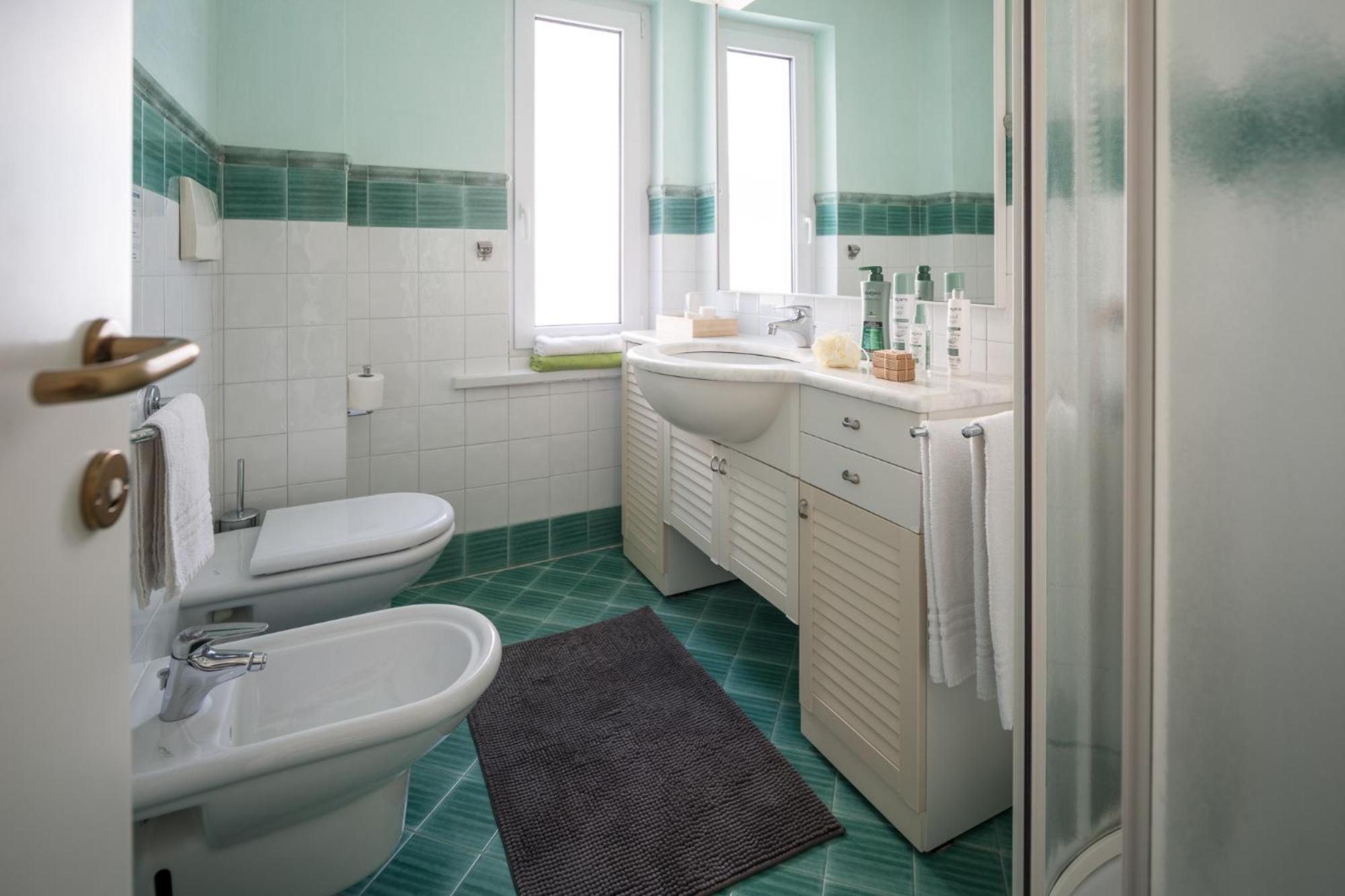 Double or Twin Room - Photo 3