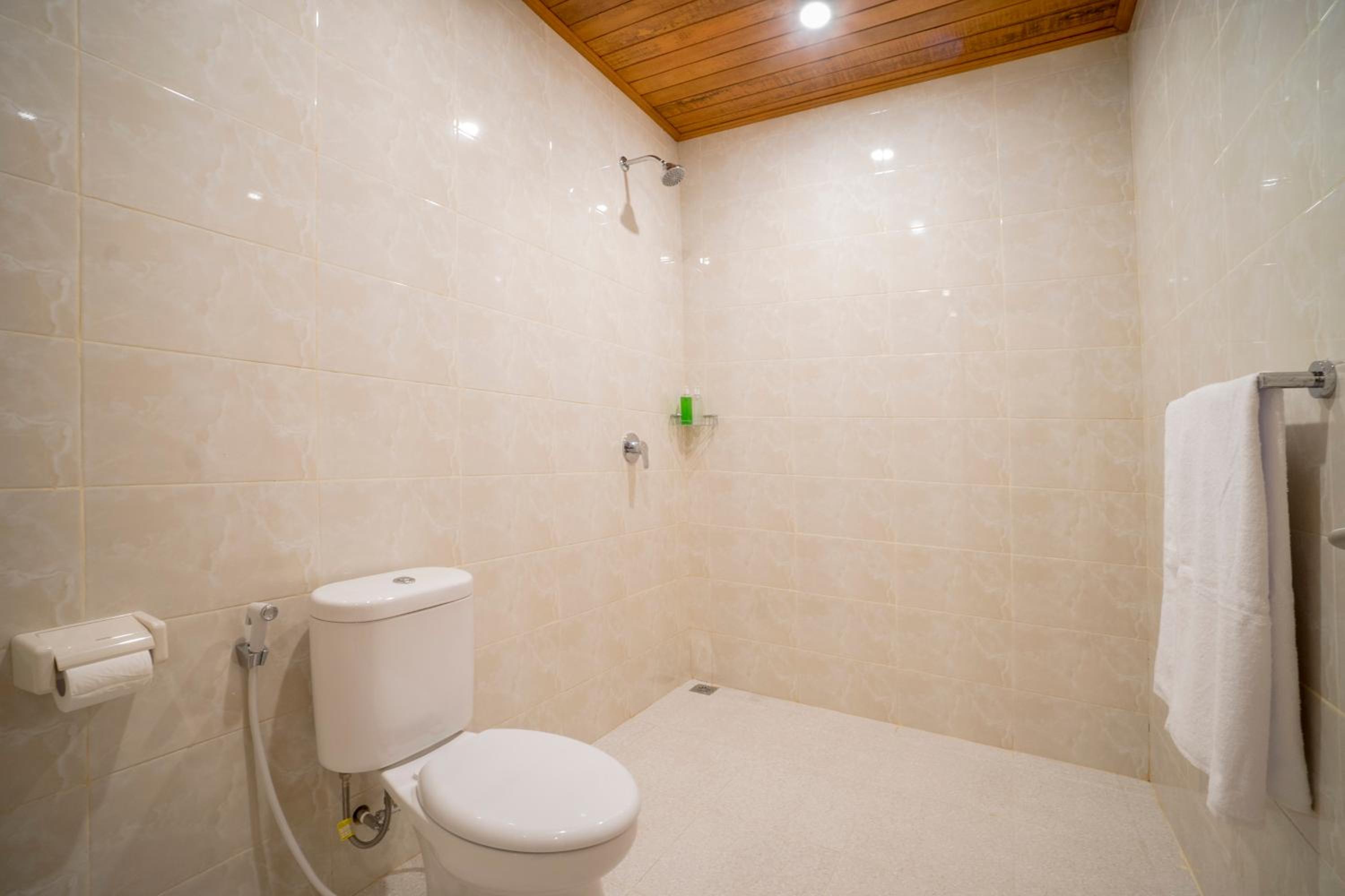 Double Room - Photo 11