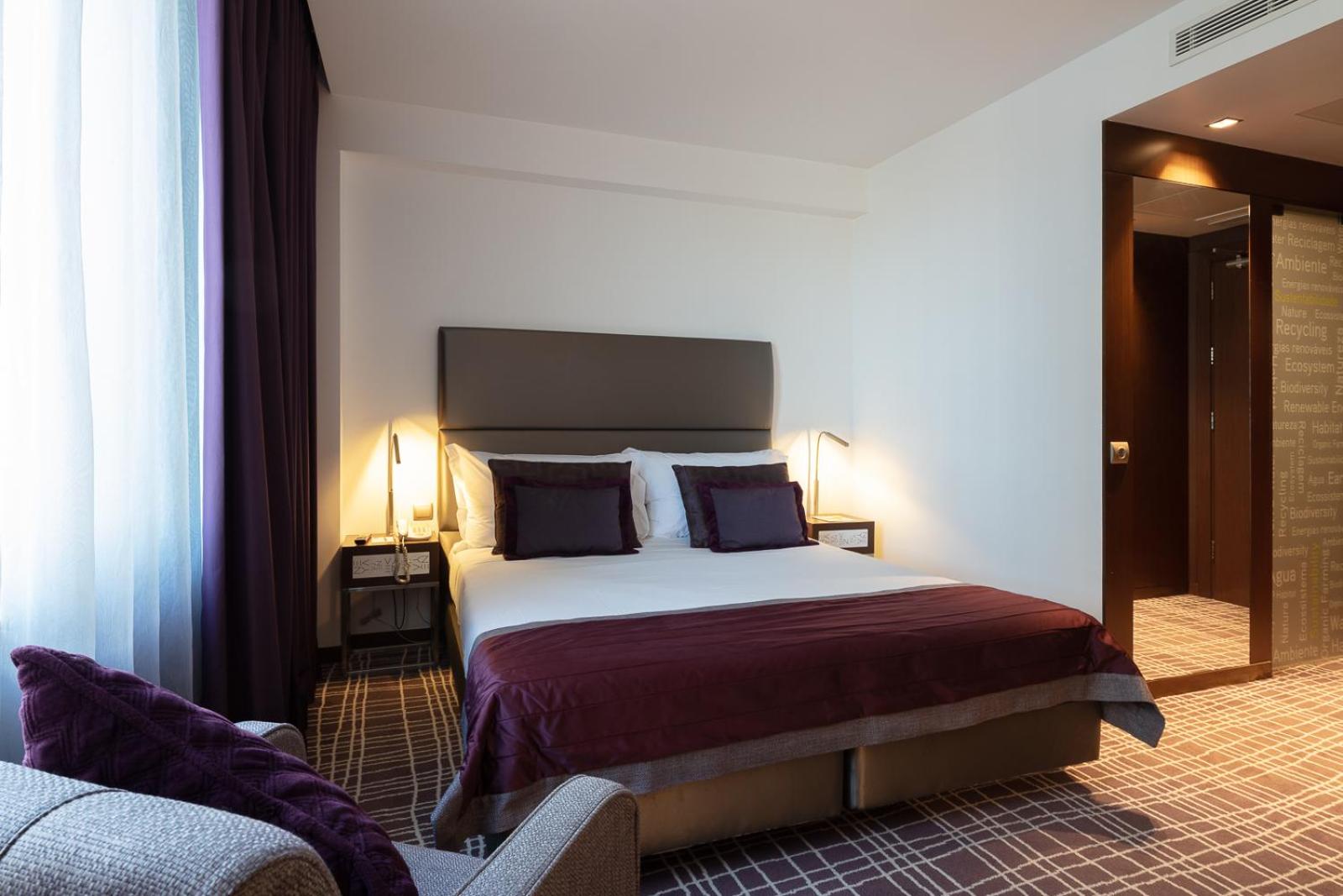 Standard Double Room with Extrabed - Photo 1