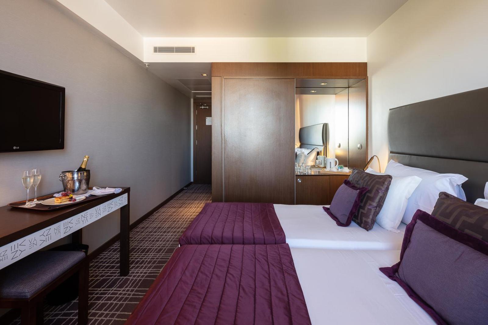 Double or Twin Room - Photo 1