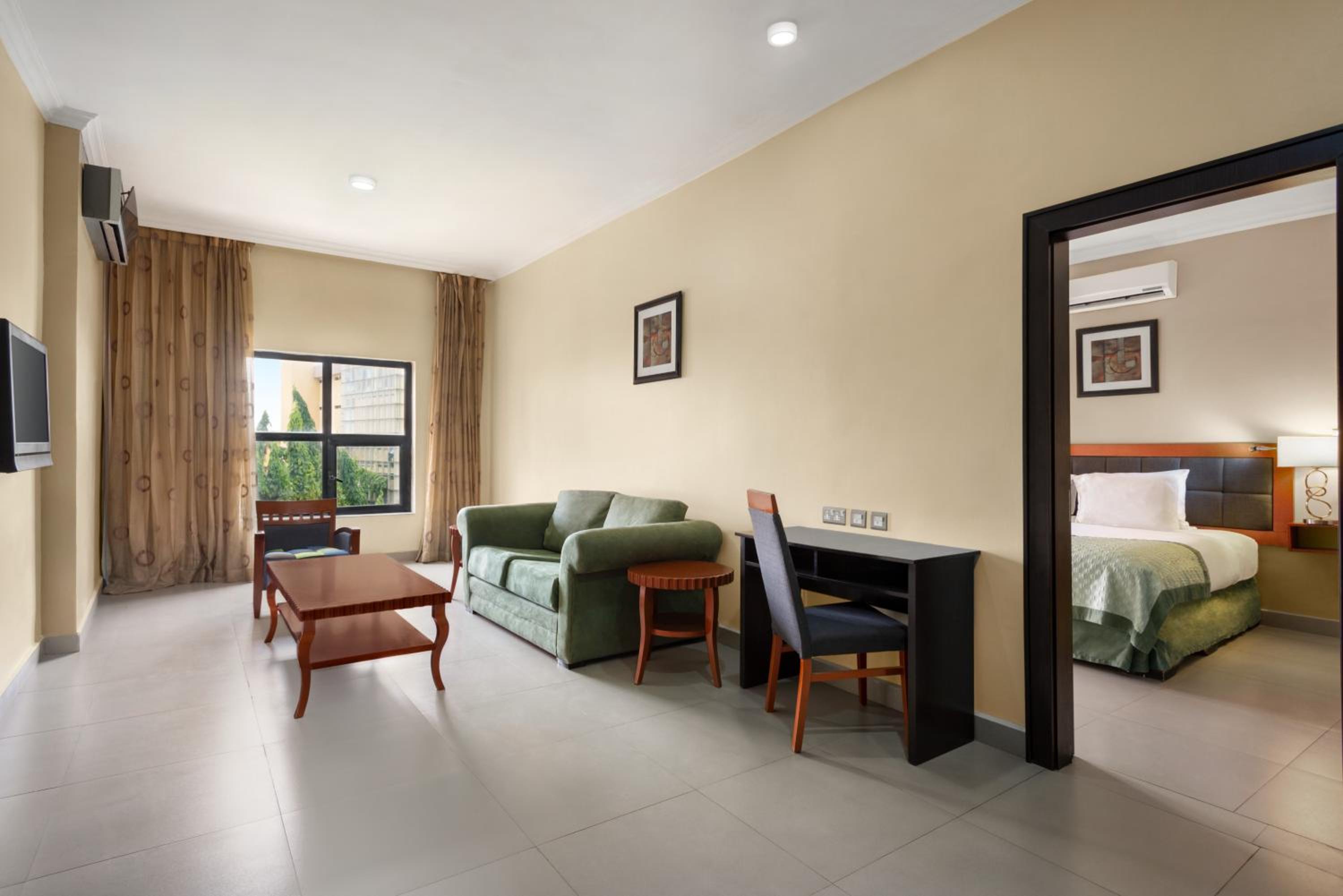 Suite with Two Queen Beds - Non-Smoking - Photo 6