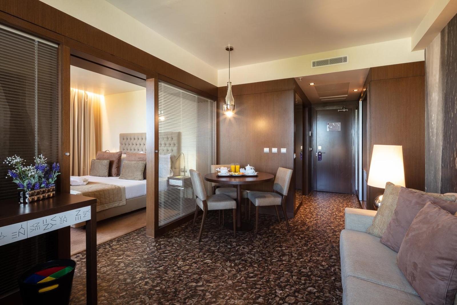 Suite - Photo 2