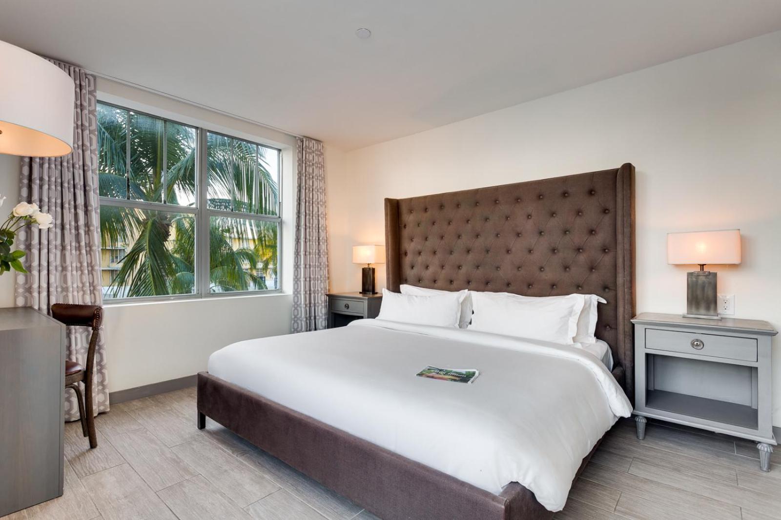 Bedroom King - Photo 1