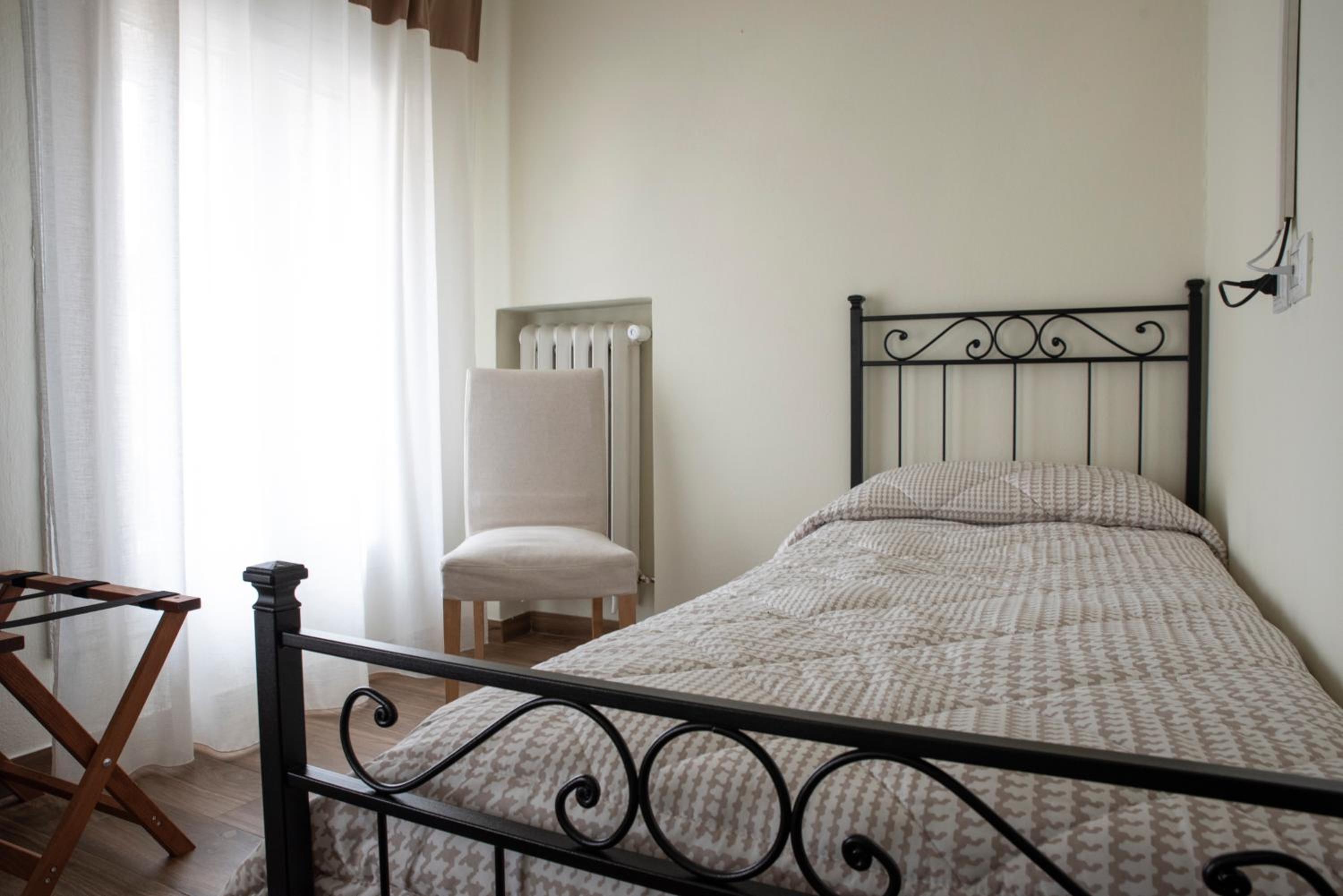 Standard Triple Room - Photo 2