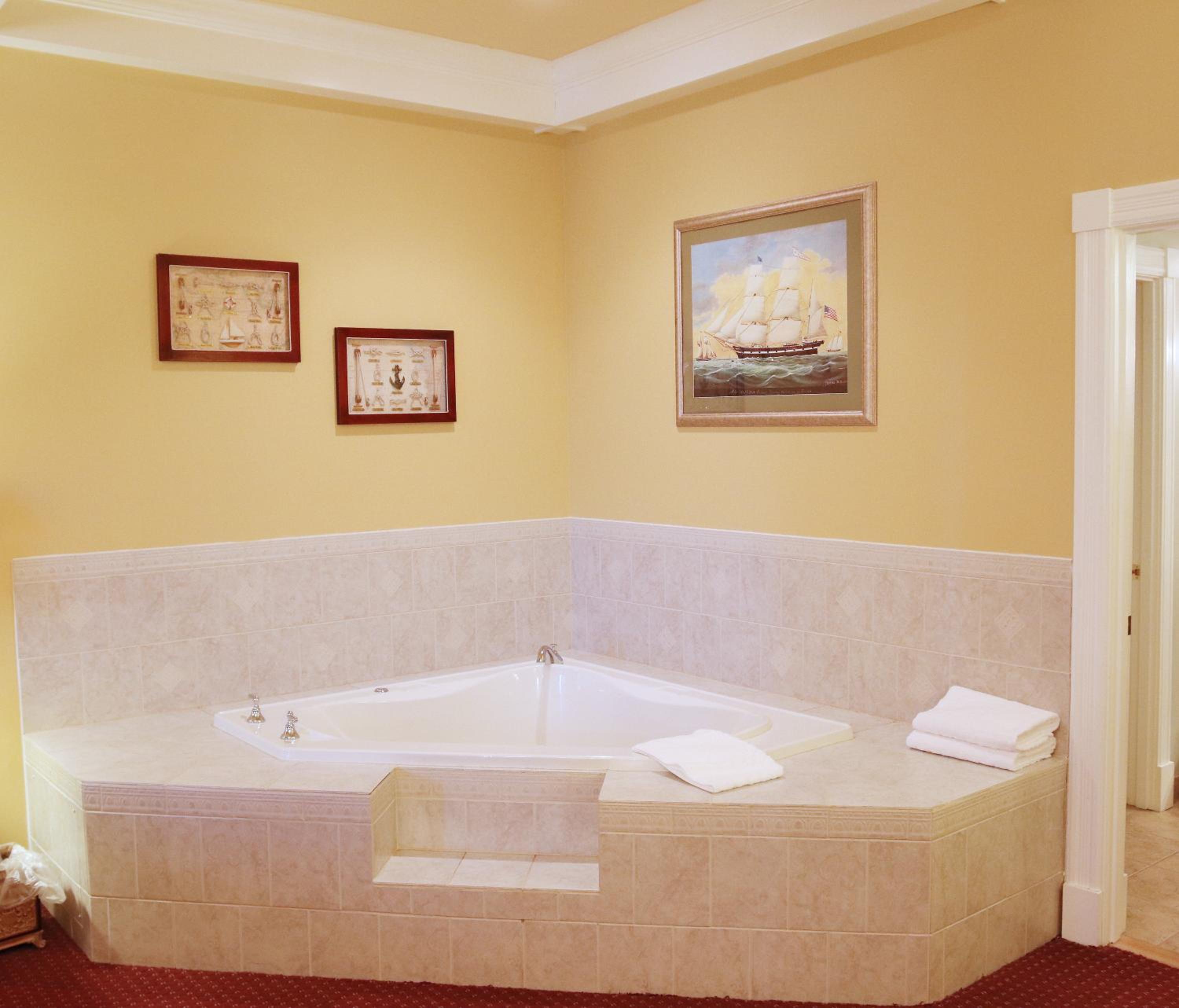 King Suite with Spa Bath and Fireplace - Captain Theme/Non-Smoking - Photo 6