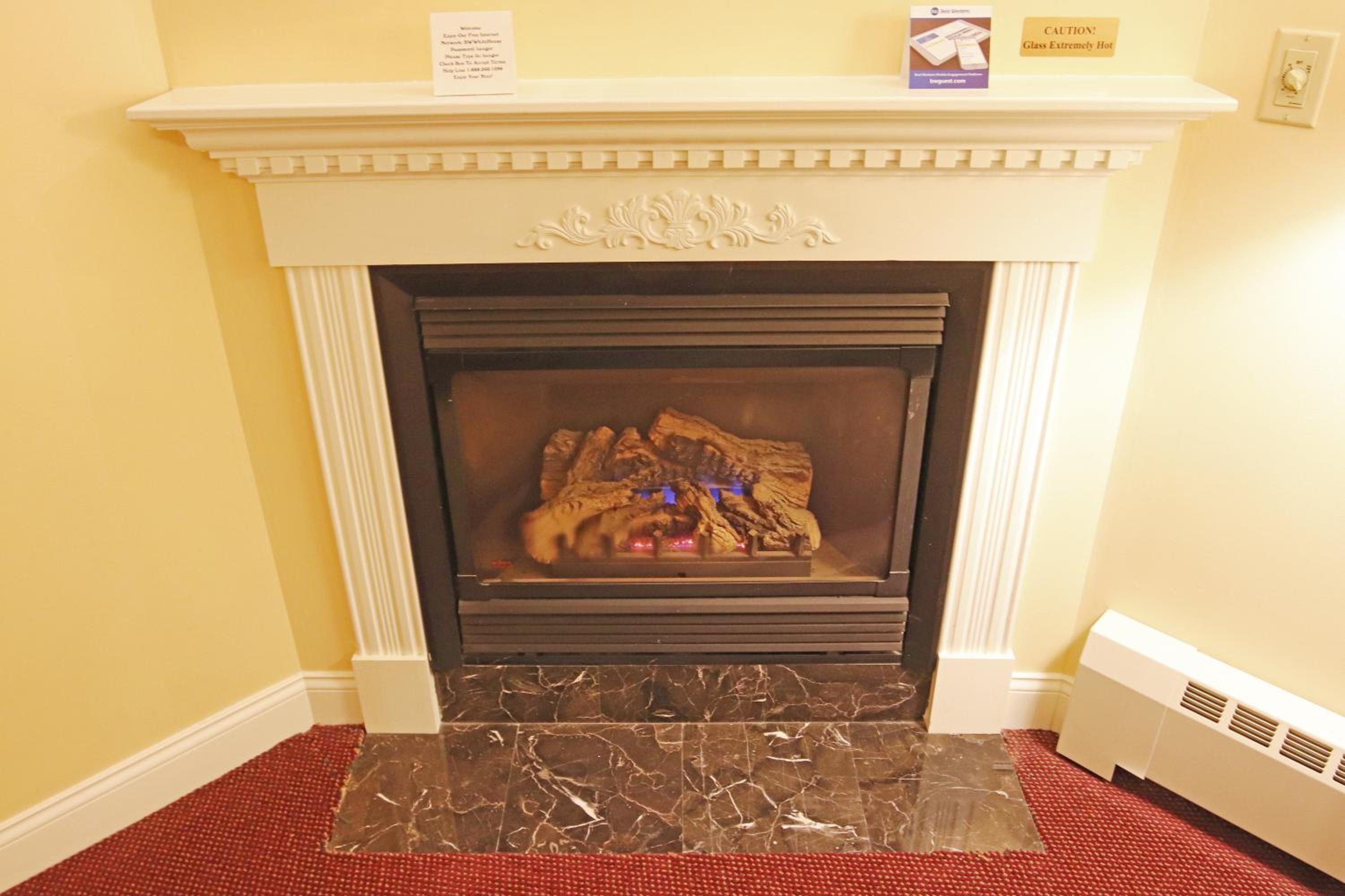 Executive King Suite with Two King Beds and Fireplace - Non-Smoking - Photo 5