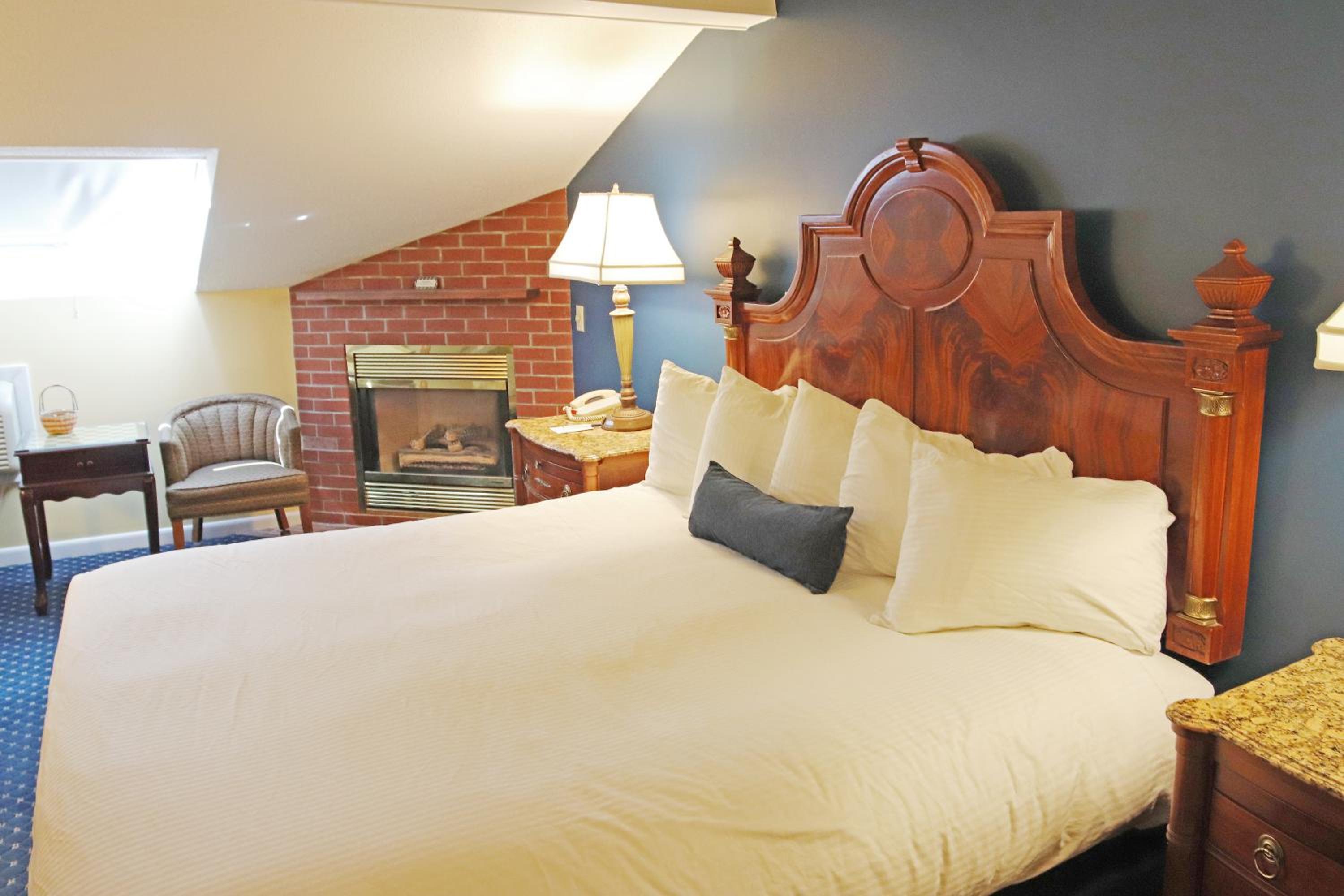 King Room - Pet Friendly/Non-Smoking - Photo 6