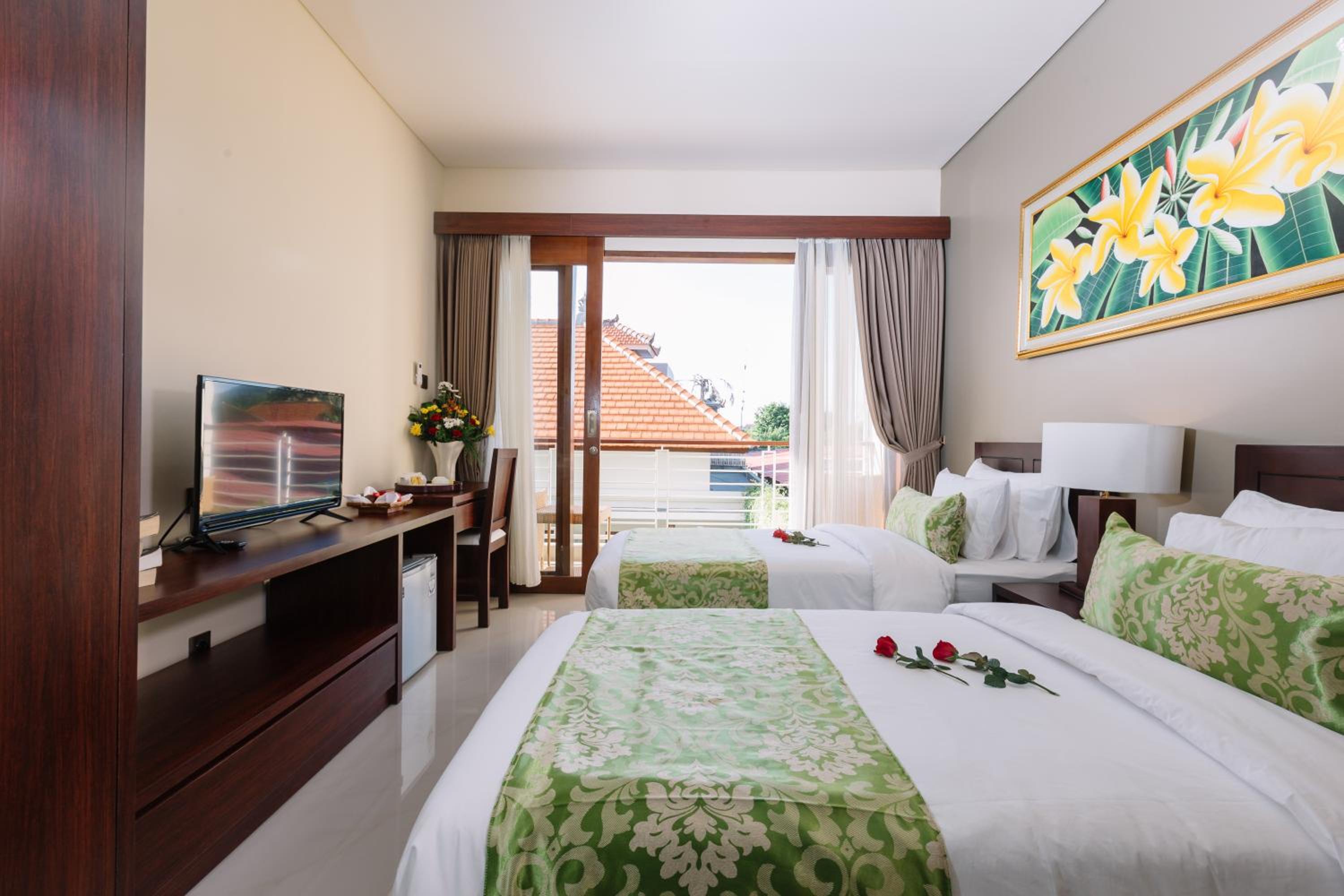 Twin Room with Private Bathroom - Photo 15