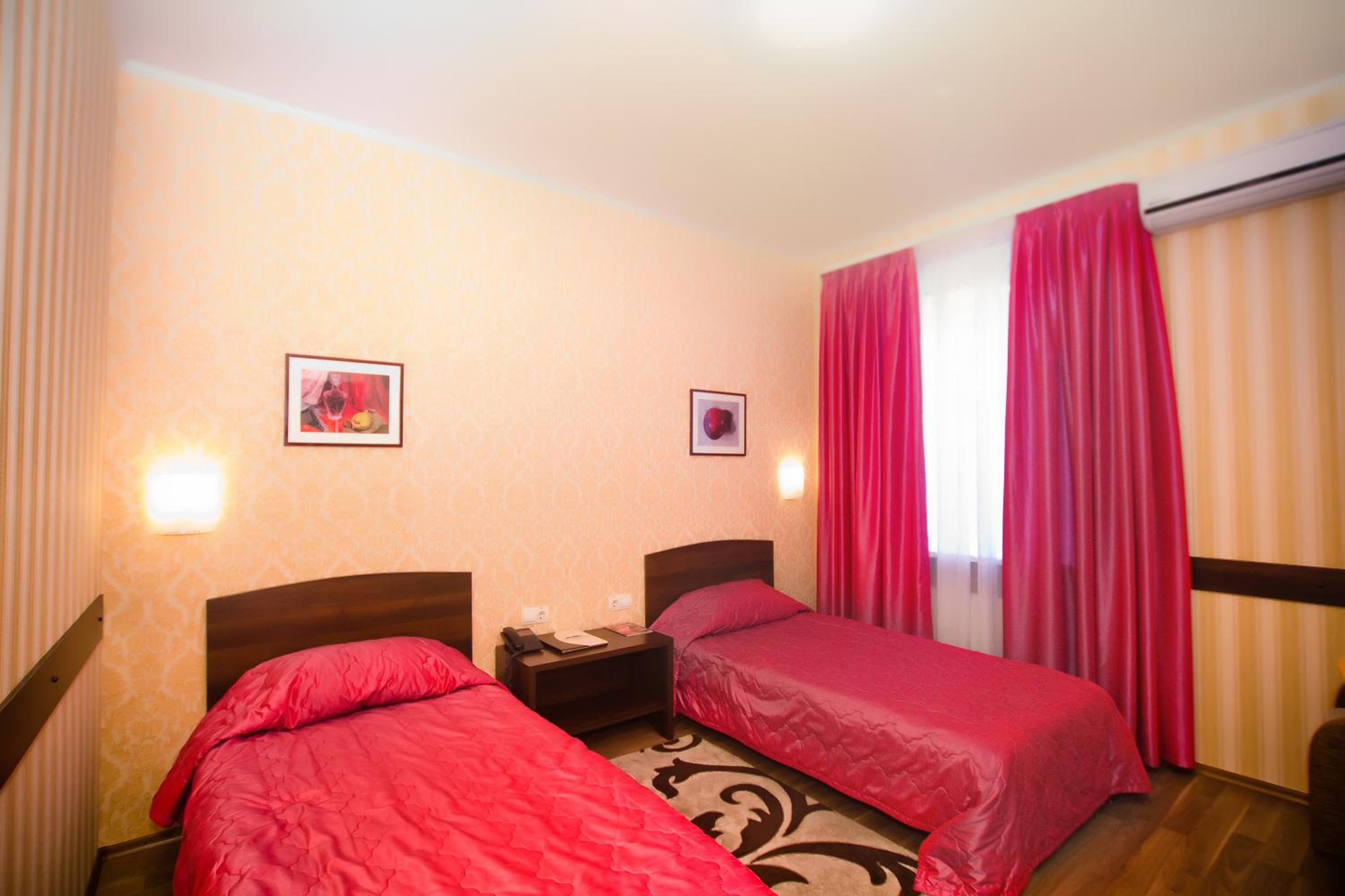 Standard Twin Room photo 3