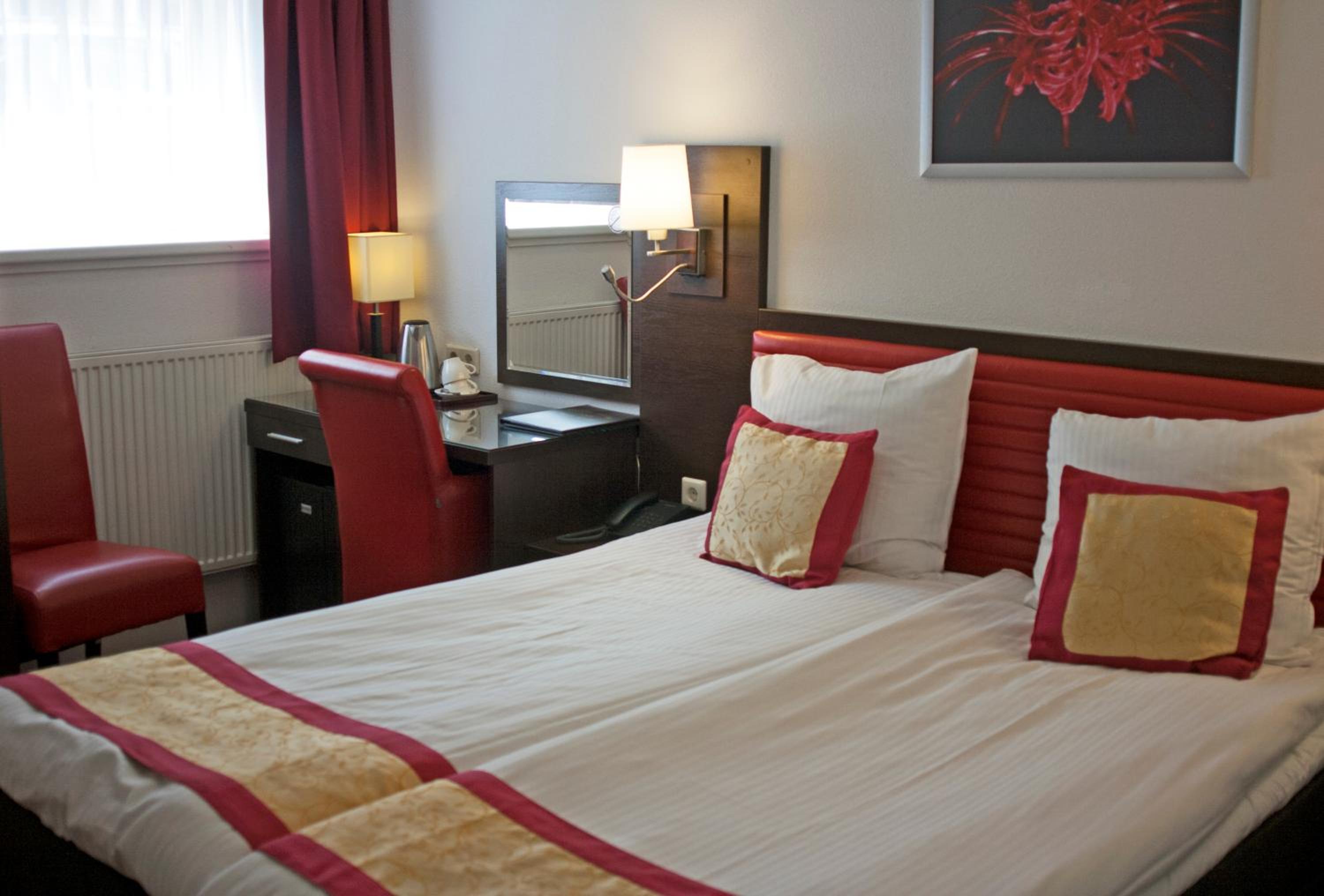 Budget Twin Room - Souterain photo 1
