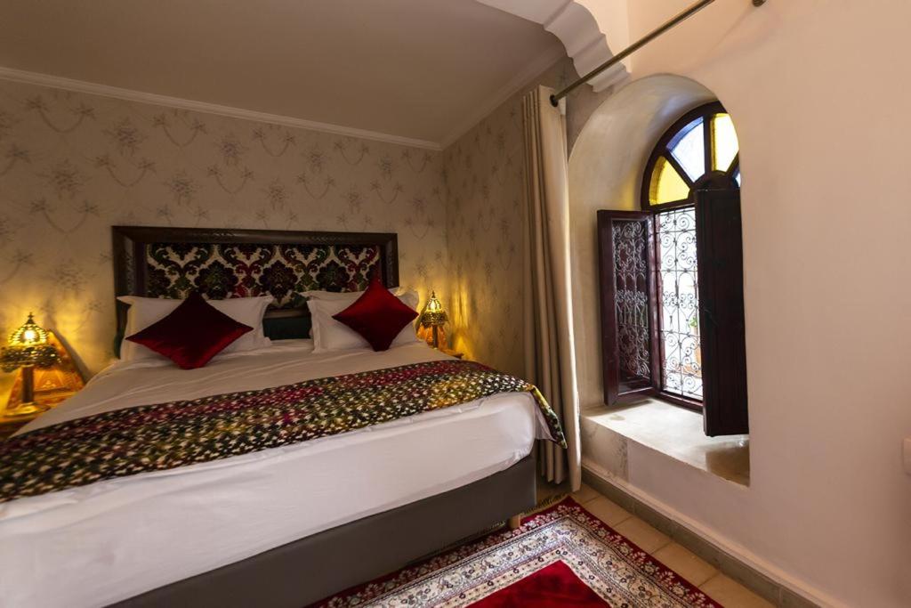 Queen Suite - Photo 1