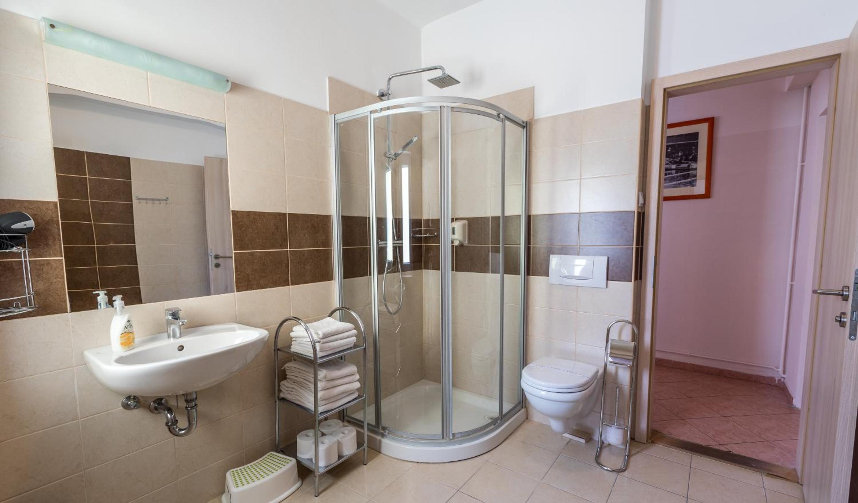 Family Apartment - Photo 6