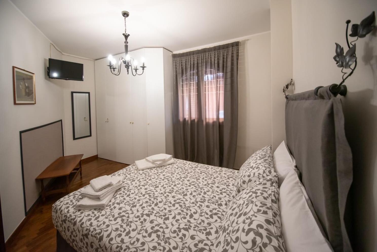 Double Room with Private Bathroom photo 1