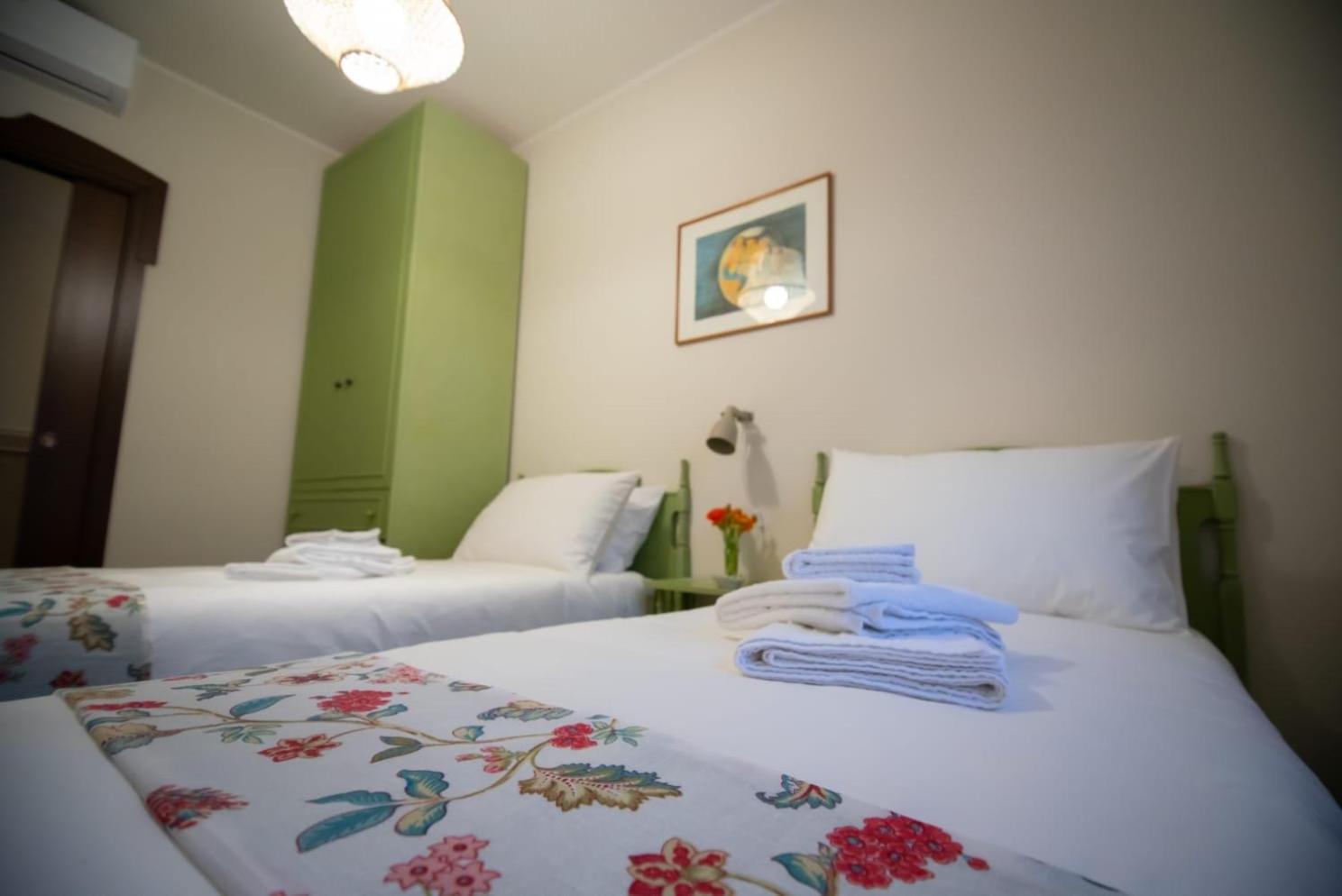 Twin Room with Private External Bathroom photo 1