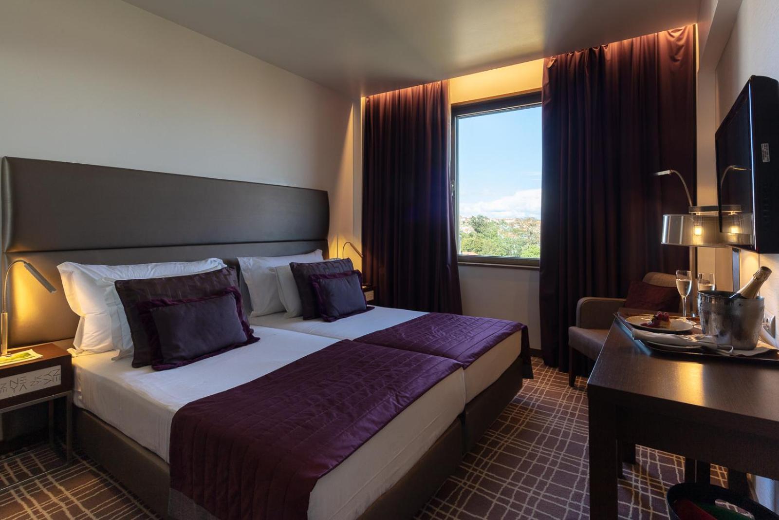 Double or Twin Room - Photo 7