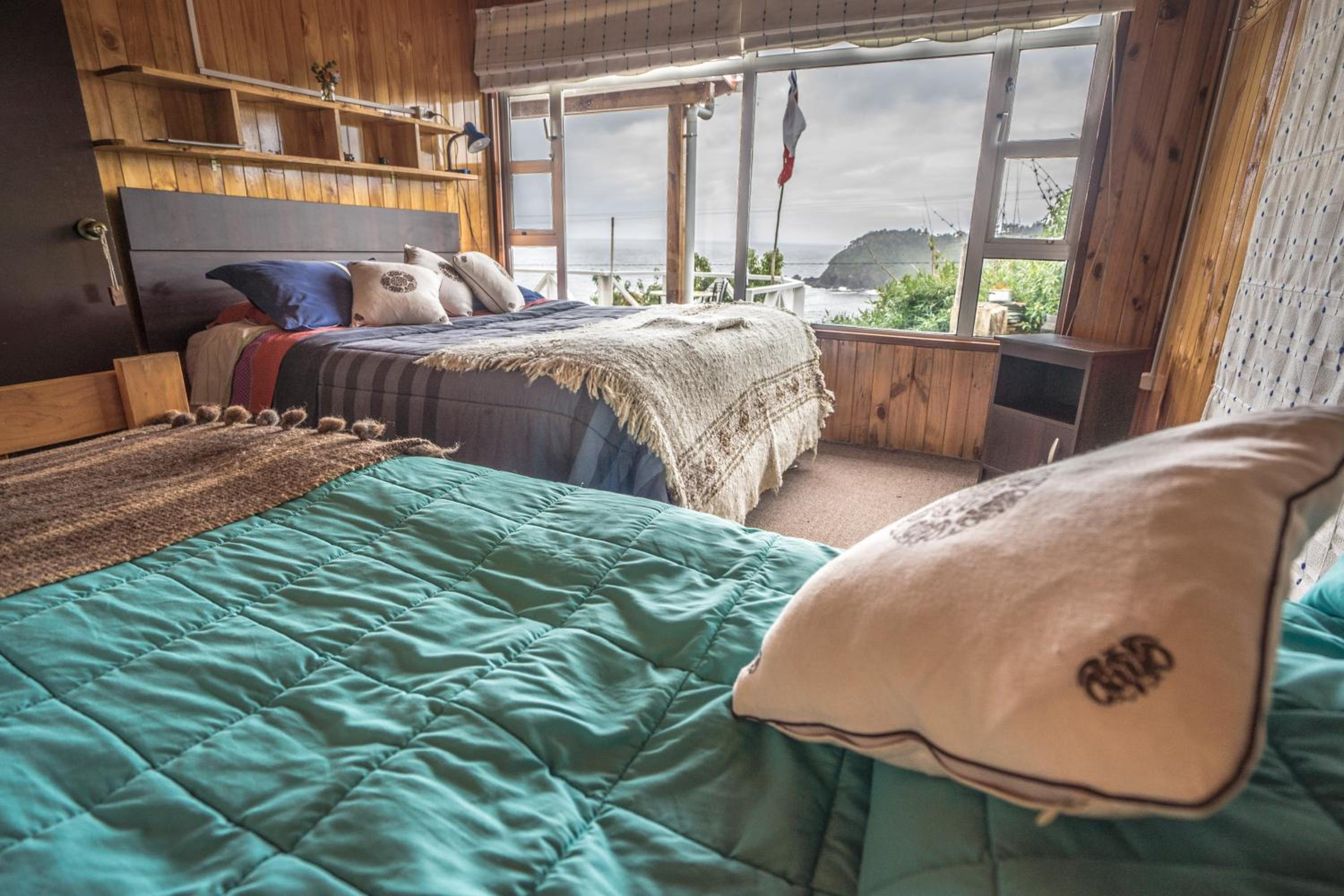 Standard Twin Room with Shared Bathroom photo 2