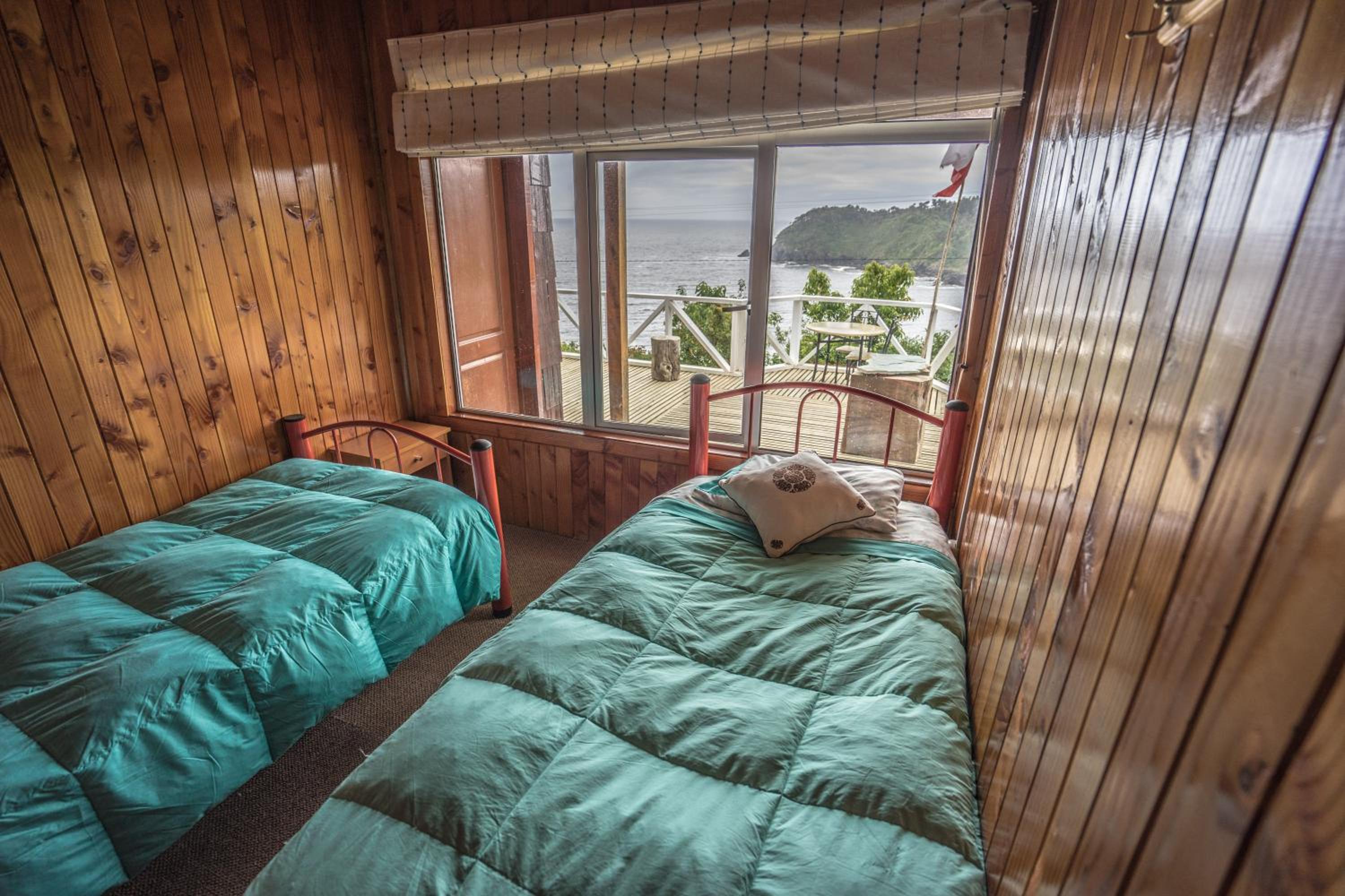 Standard Twin Room with Shared Bathroom photo 1