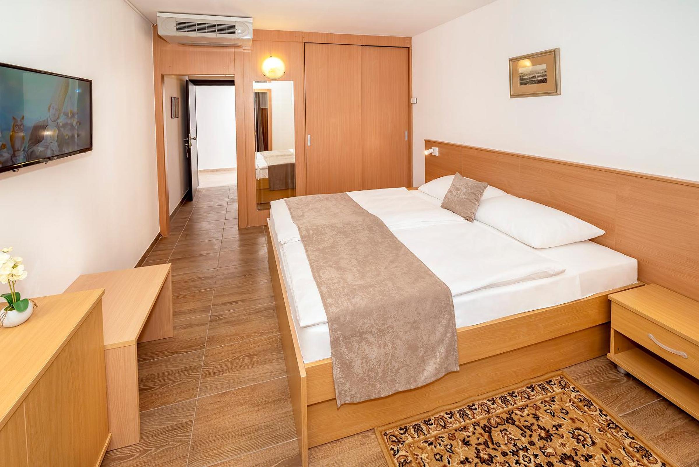Double Room photo 3