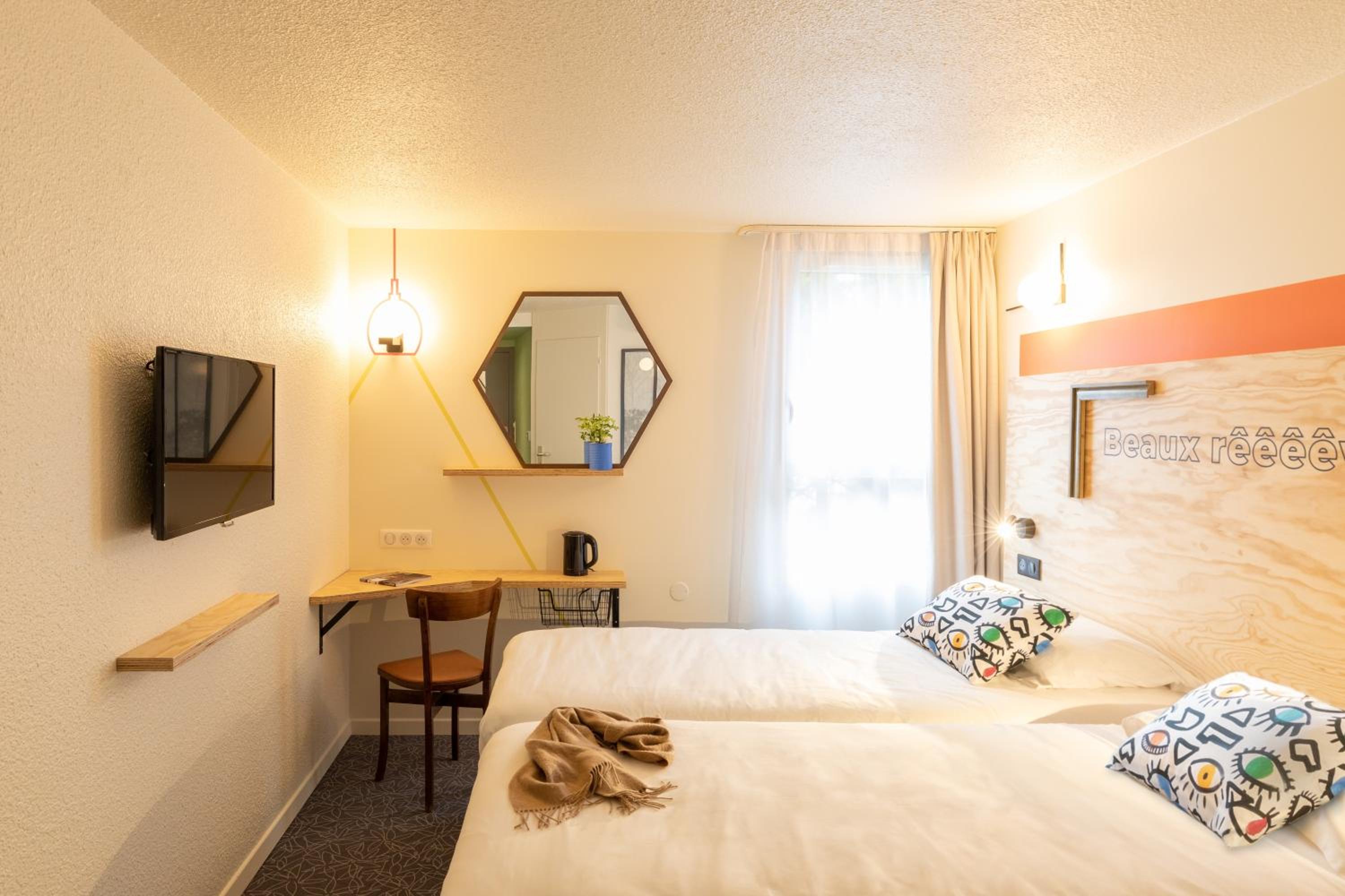 Twin Room - Photo 5