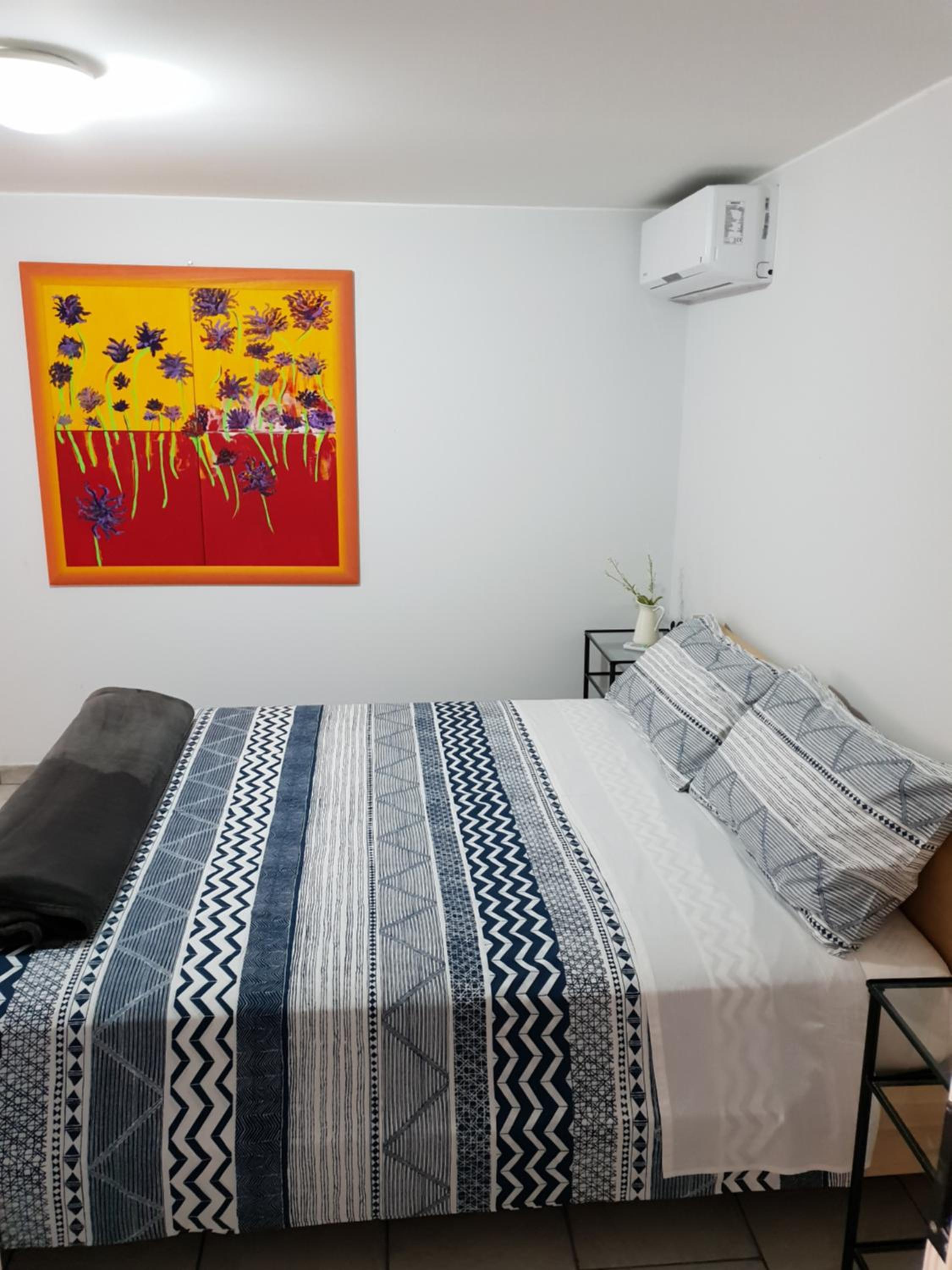 Apartment with Terrace - Photo 12