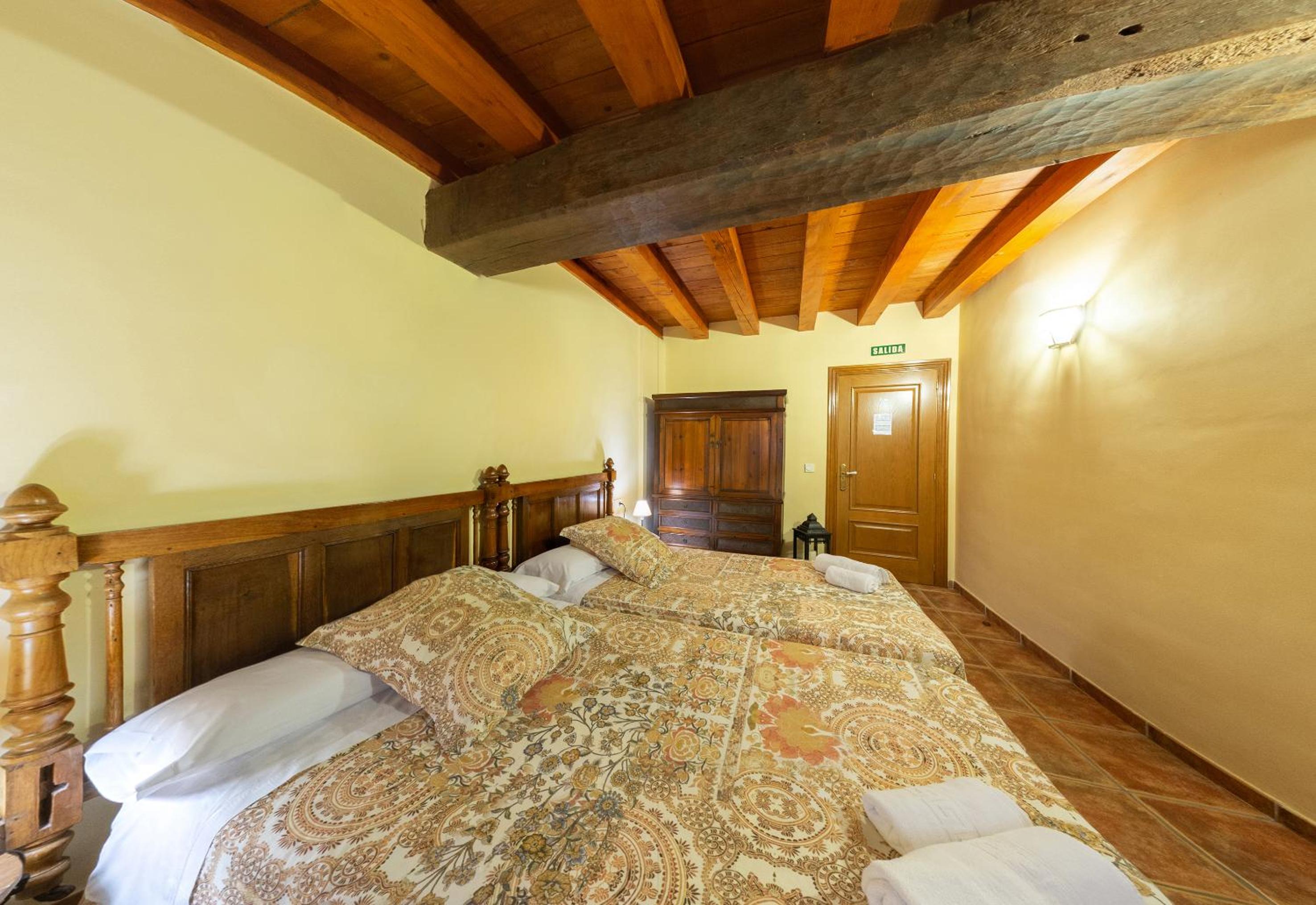Double Room with Private Bathroom - Photo 1