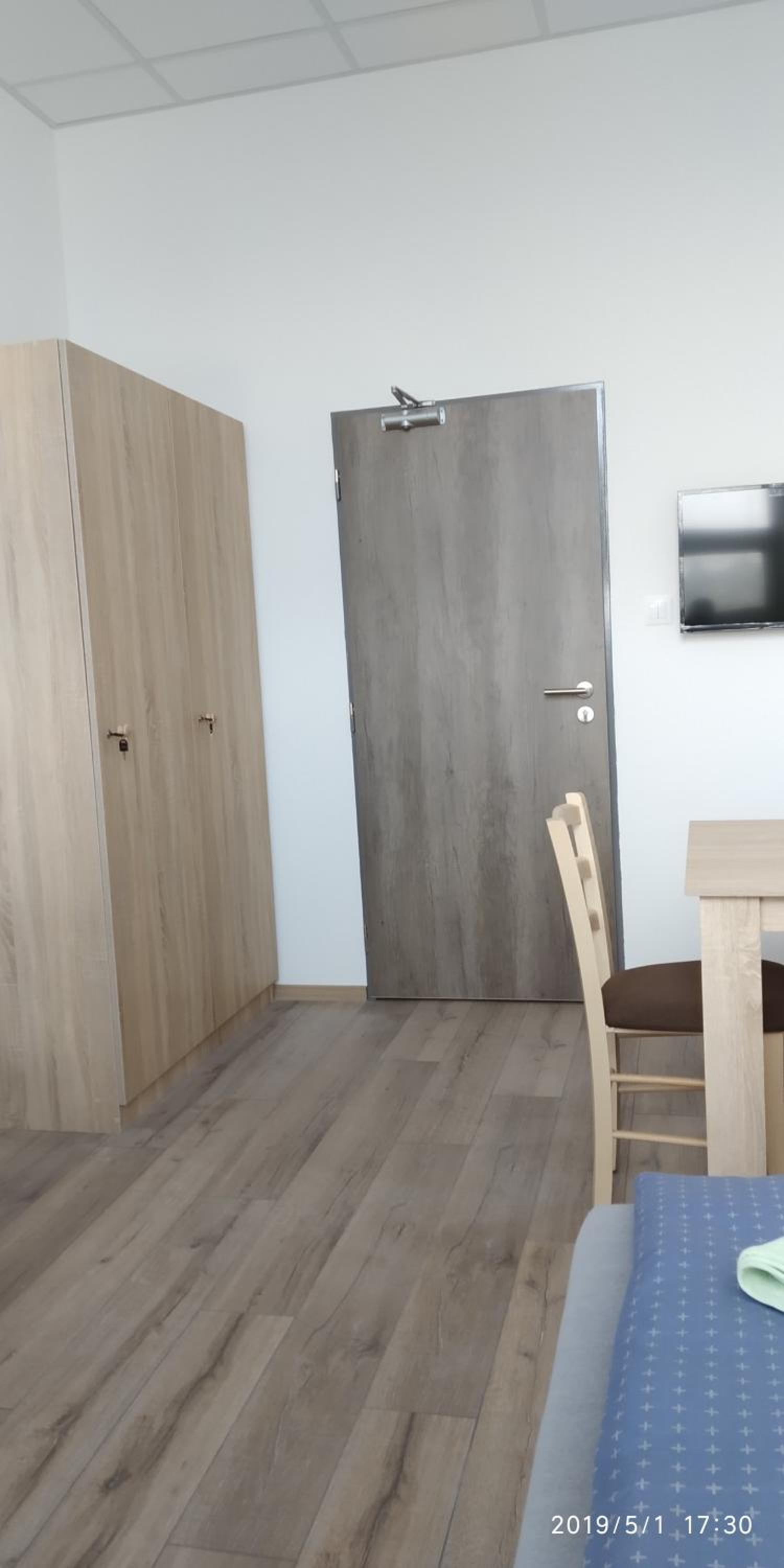 Twin Room with Shared Bathroom photo 3