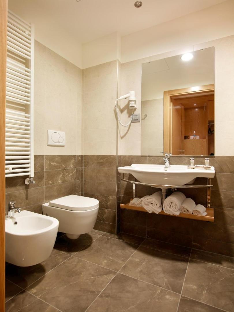 Double Room - Photo 17