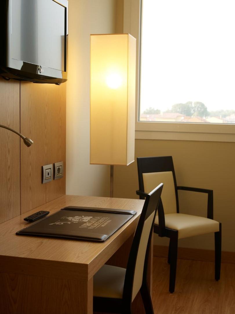 Double Room - Photo 15