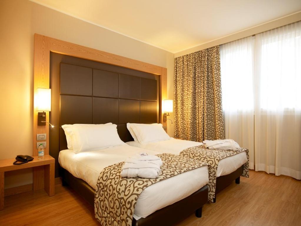 Double Room - Photo 2