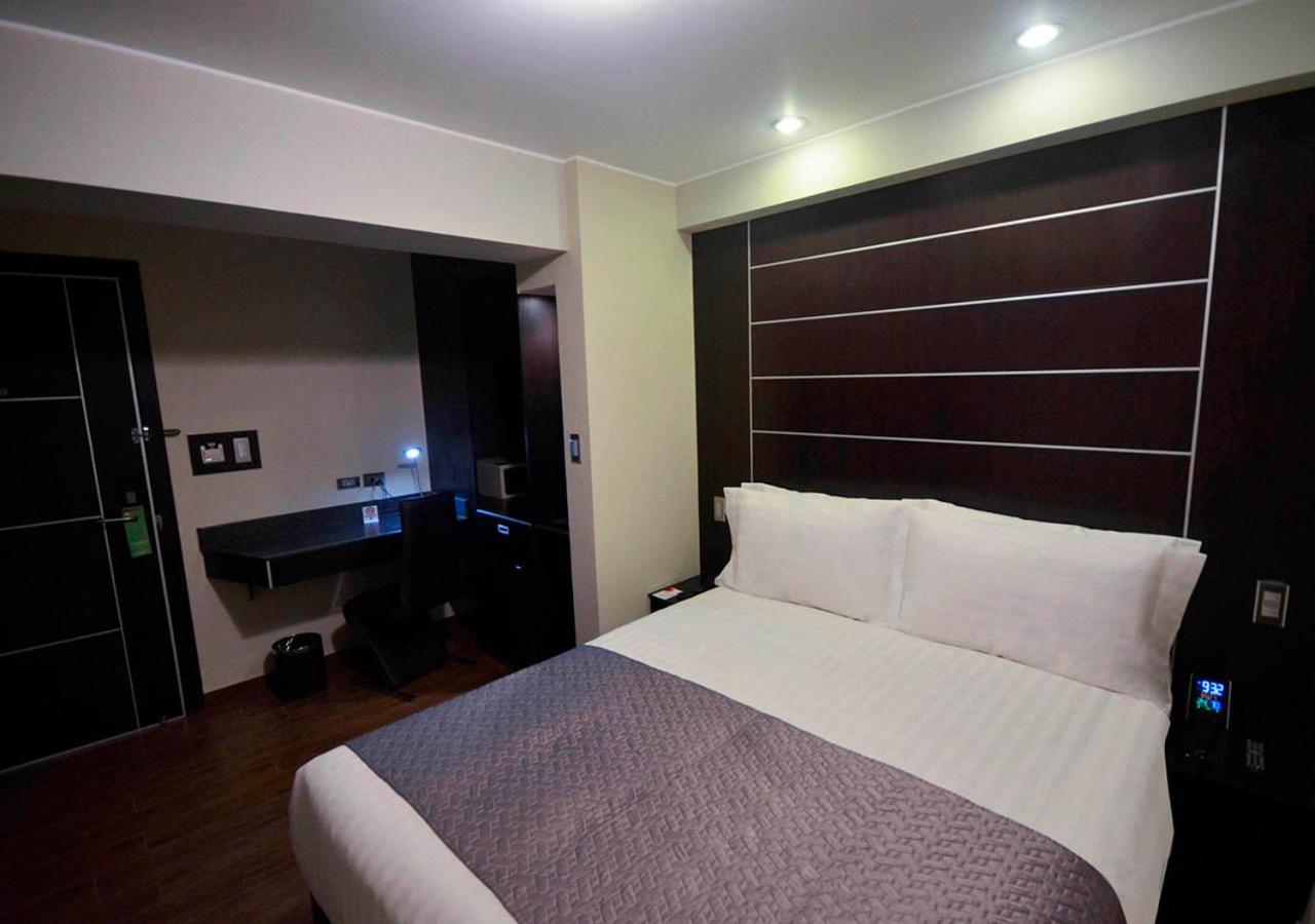 Standard Queen Room photo 1
