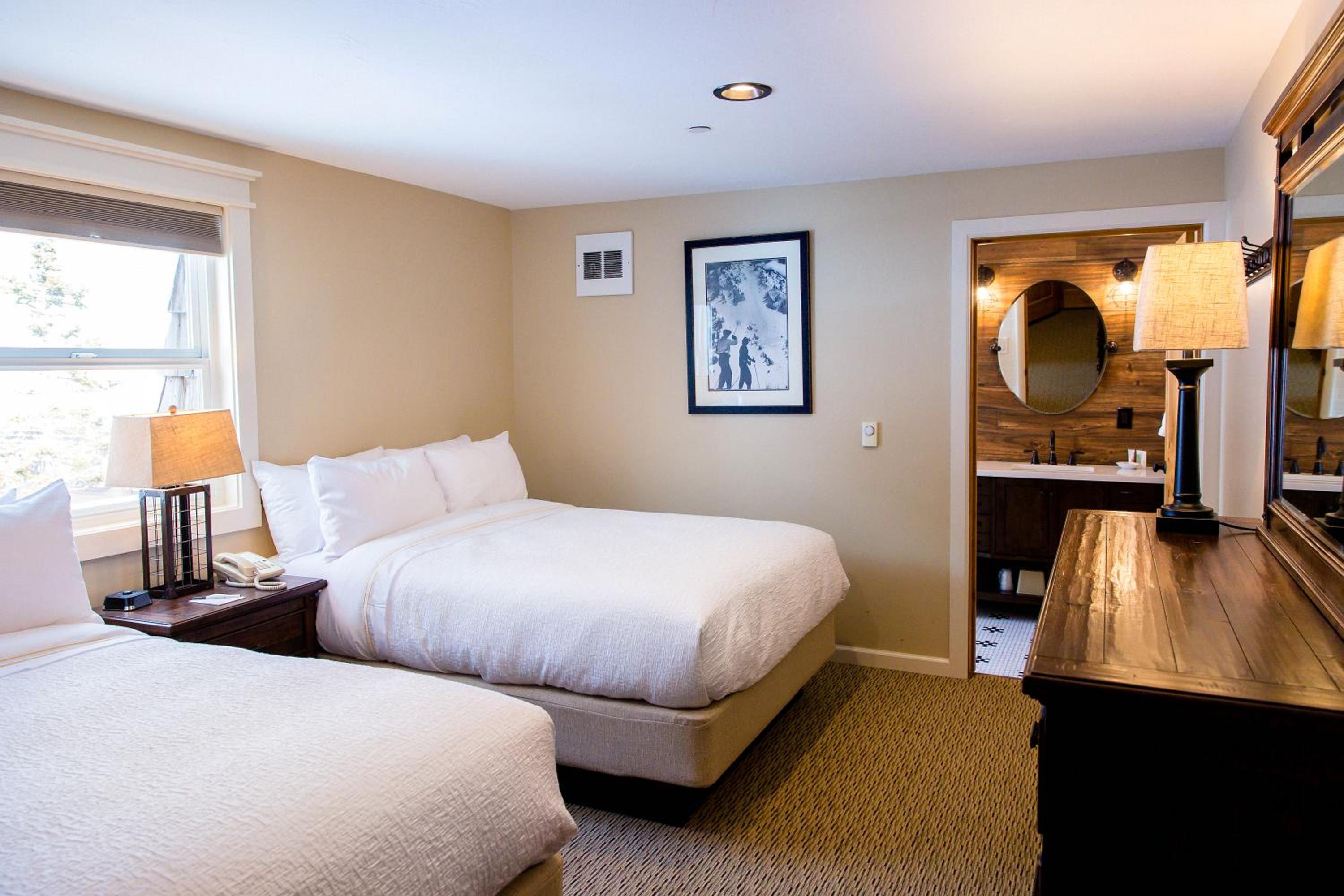 Superior Queen Room With Two Queen Beds photo 3