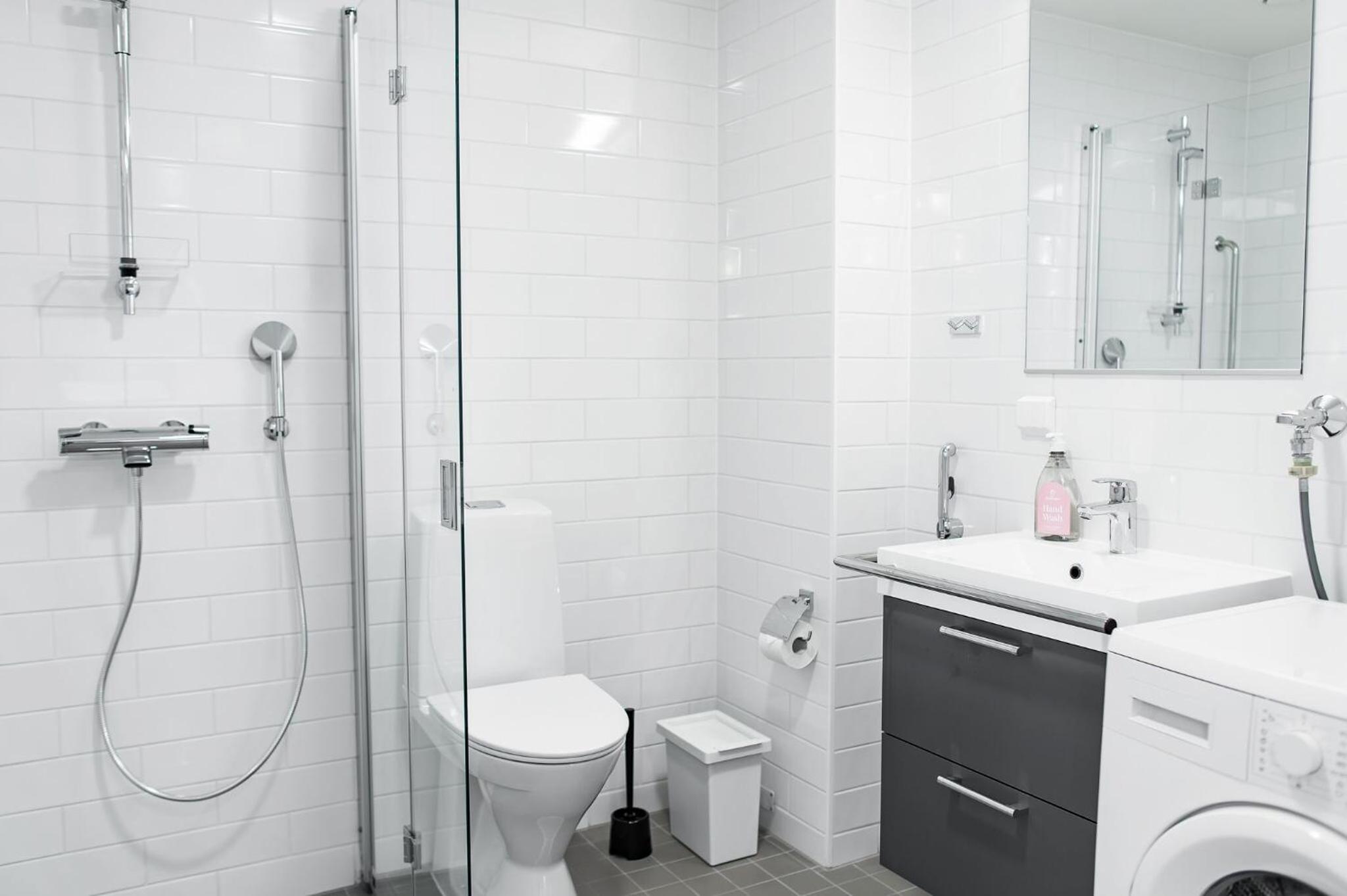 One-Bedroom Apartment - Photo 6