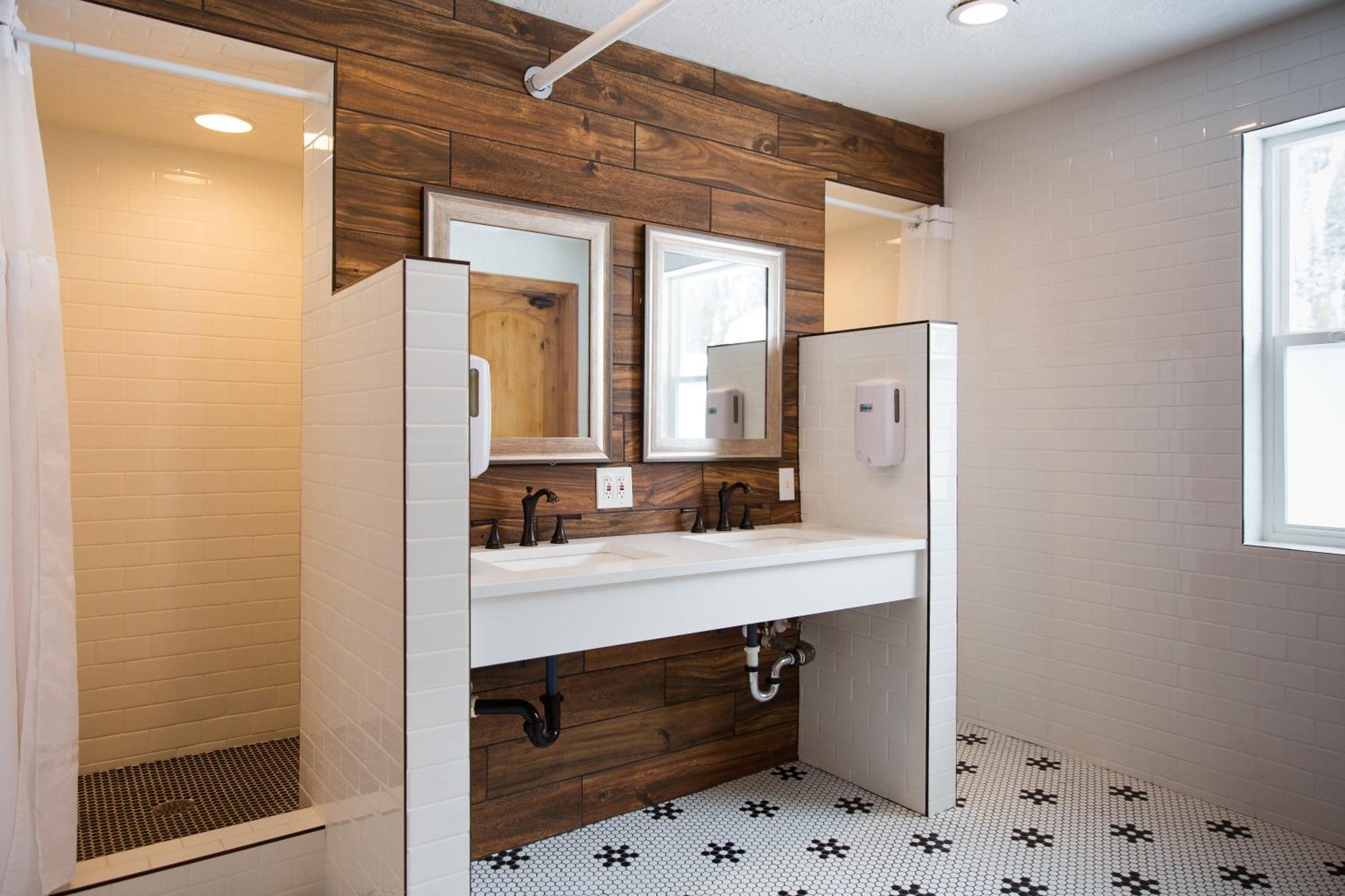 Twin Room With Shared Bathroom photo 3