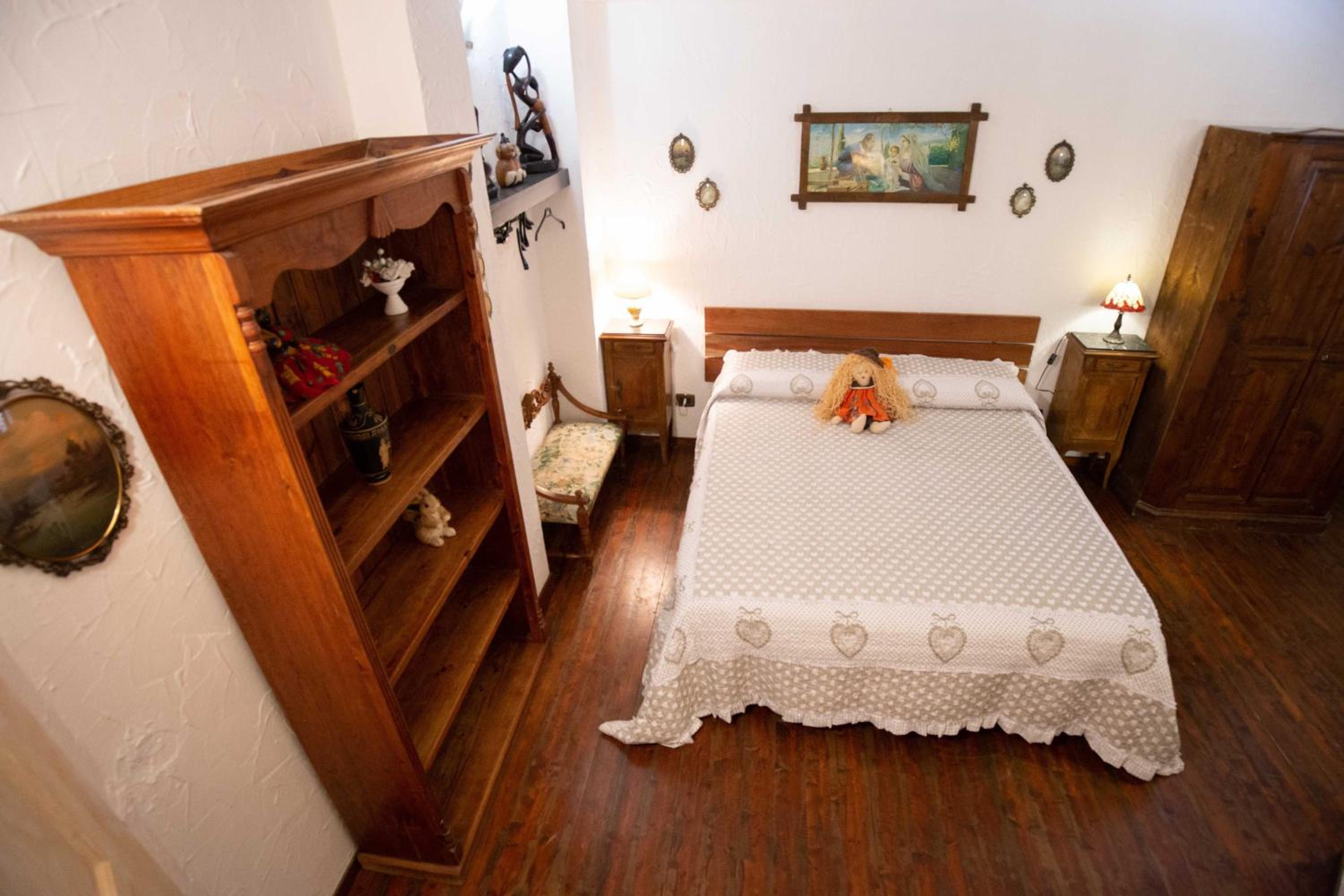 Double or Twin Room with Bathroom - Photo 3