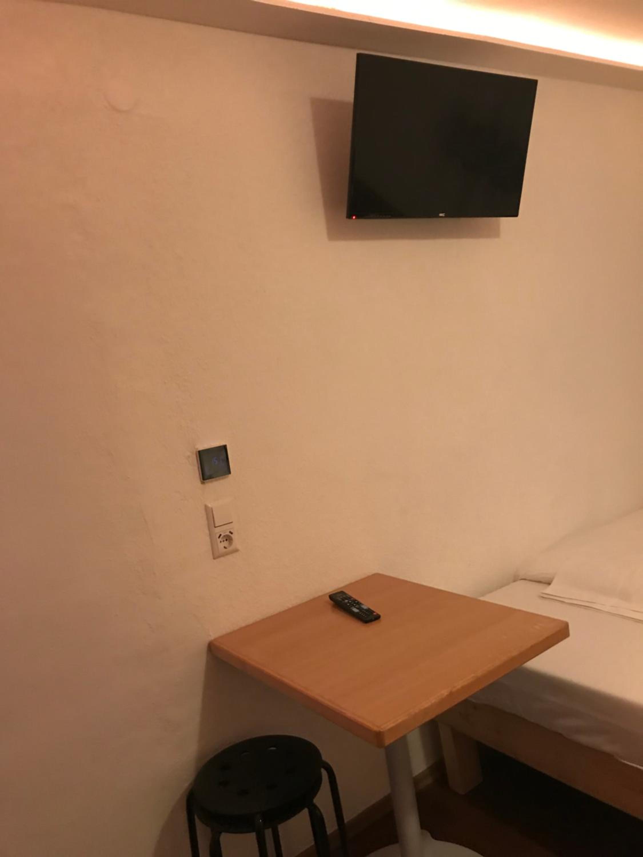 Budget Double Room photo 3