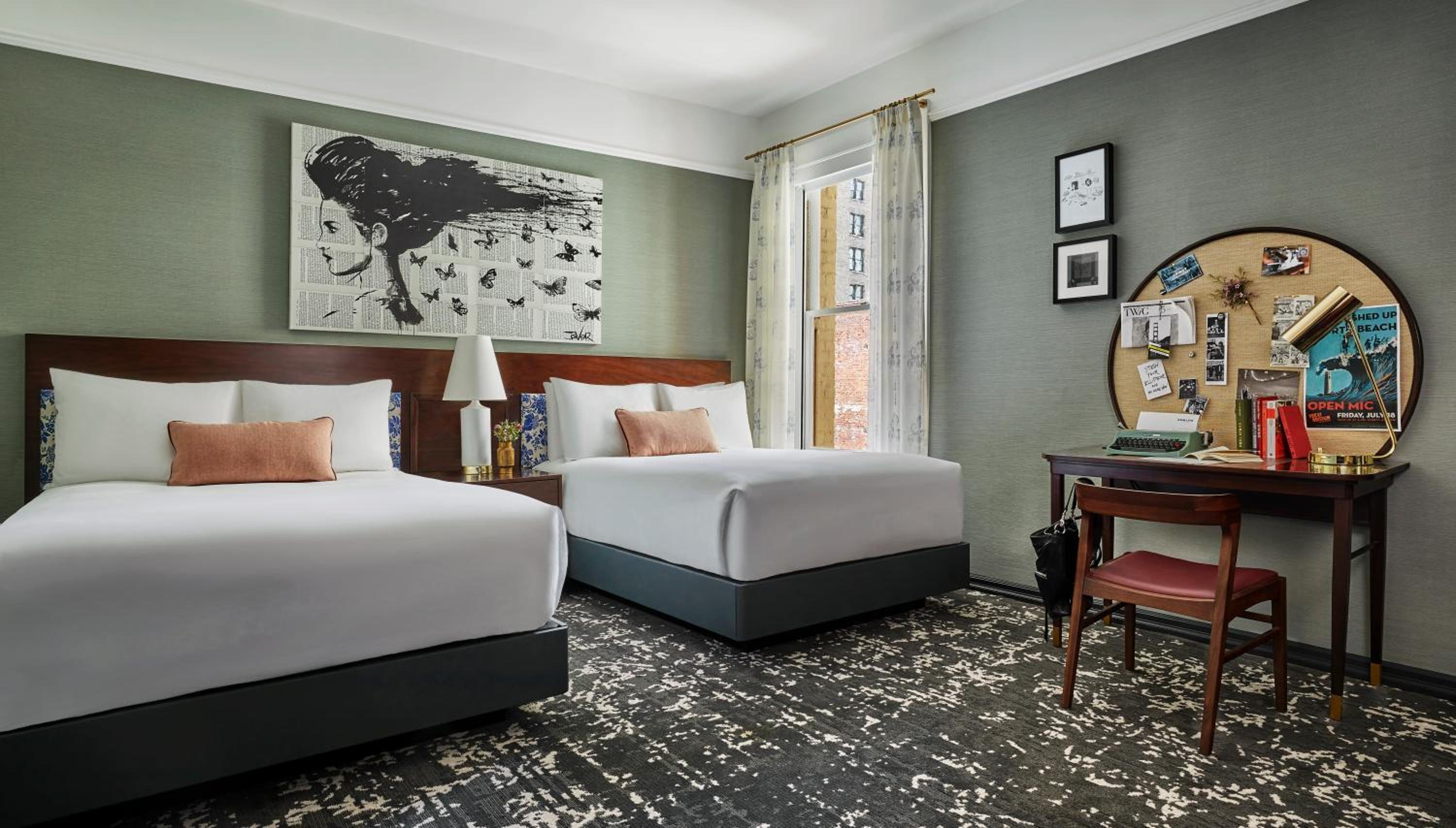 Deluxe Double Room with Two Double Beds - Photo 4