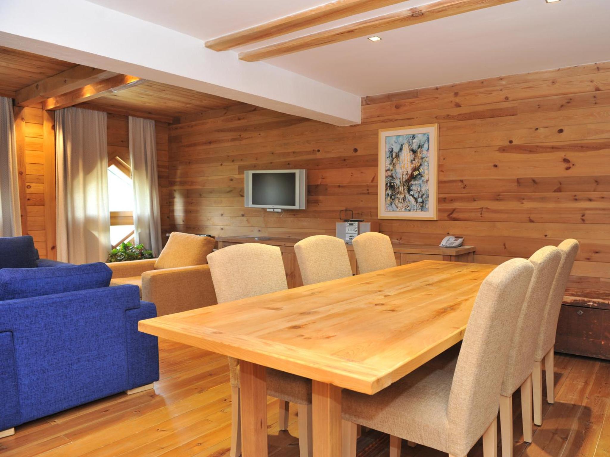Executive Suite - Photo 3