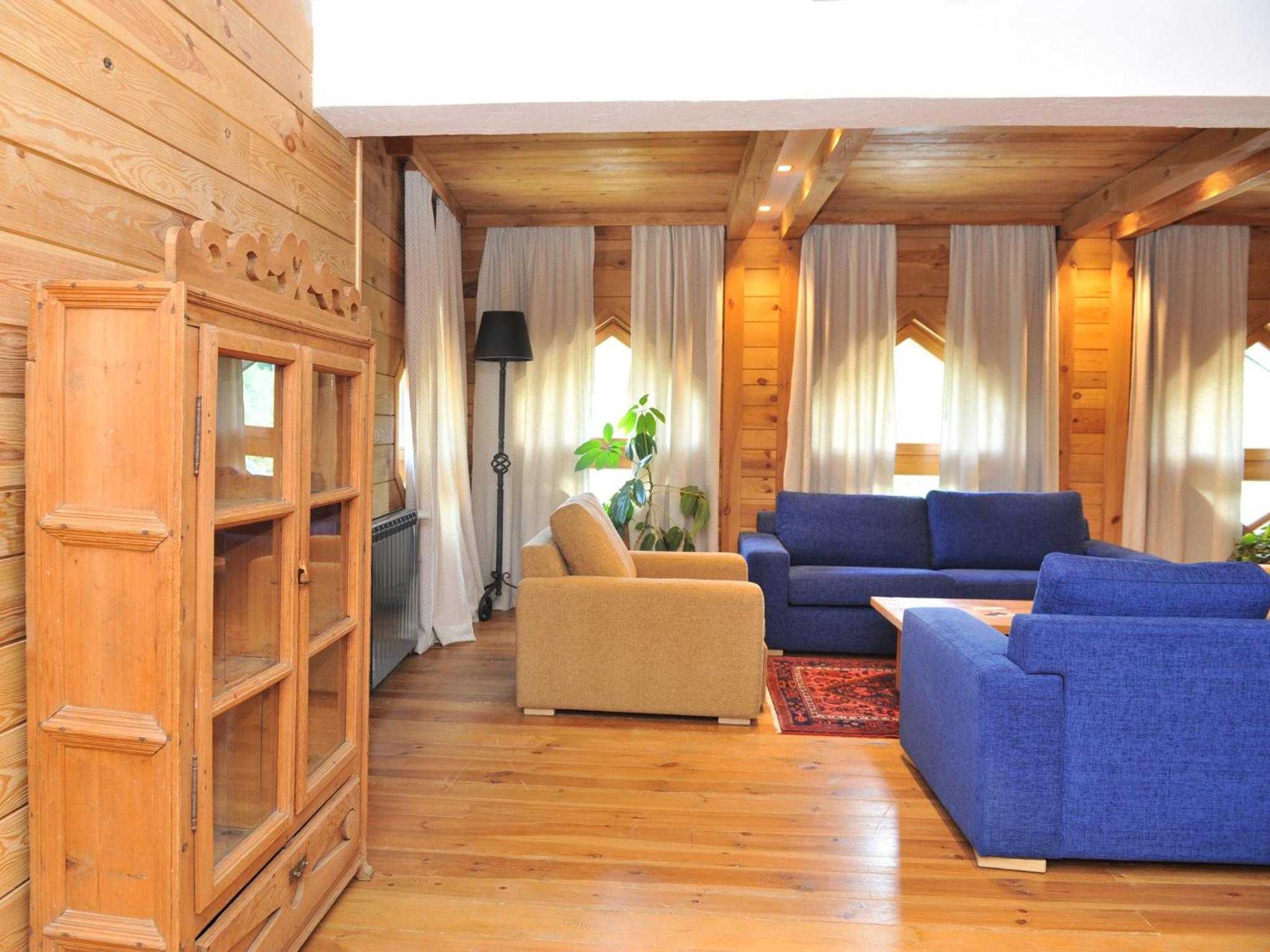 Executive Suite - Photo 4