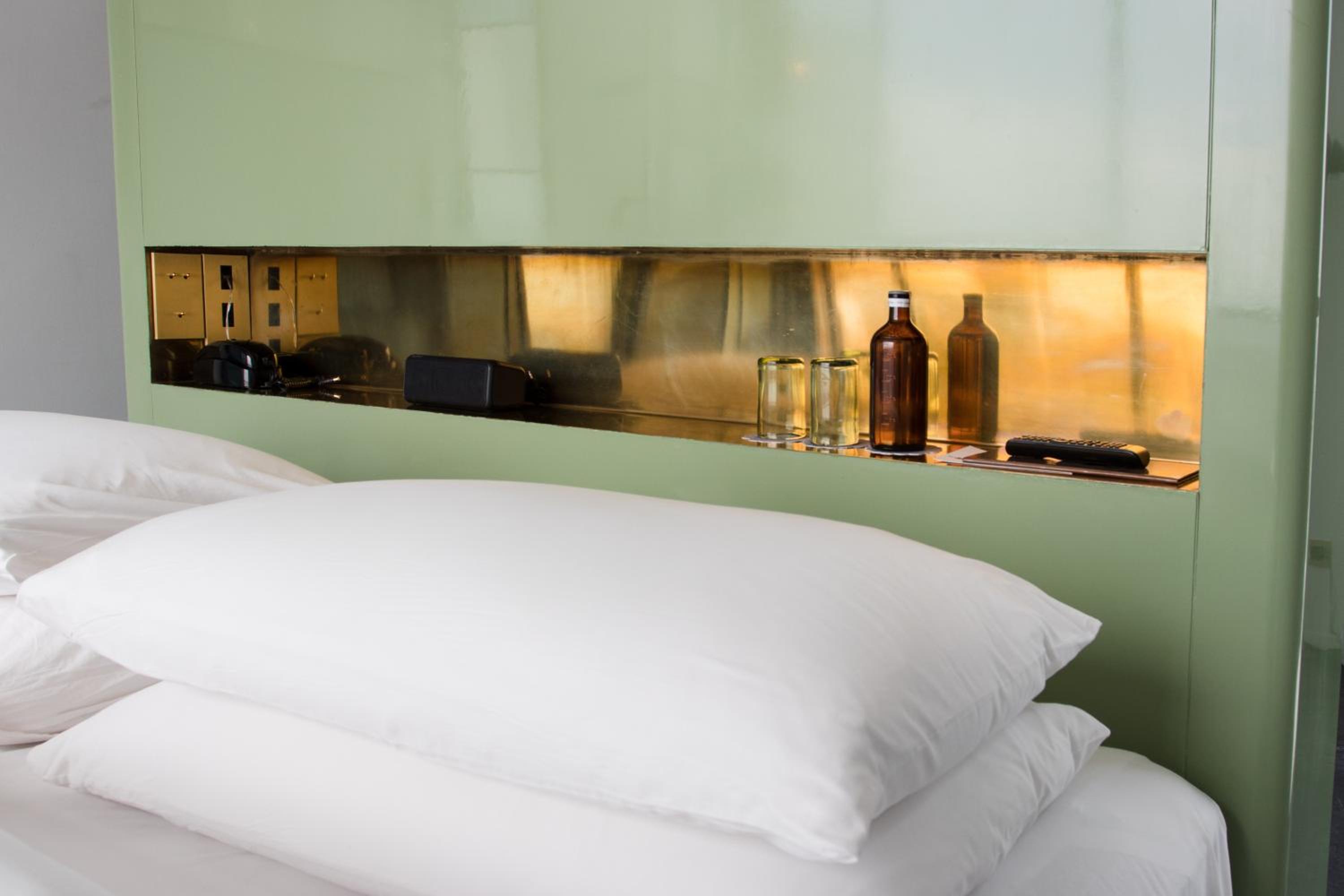 Standard King Room - Photo 4
