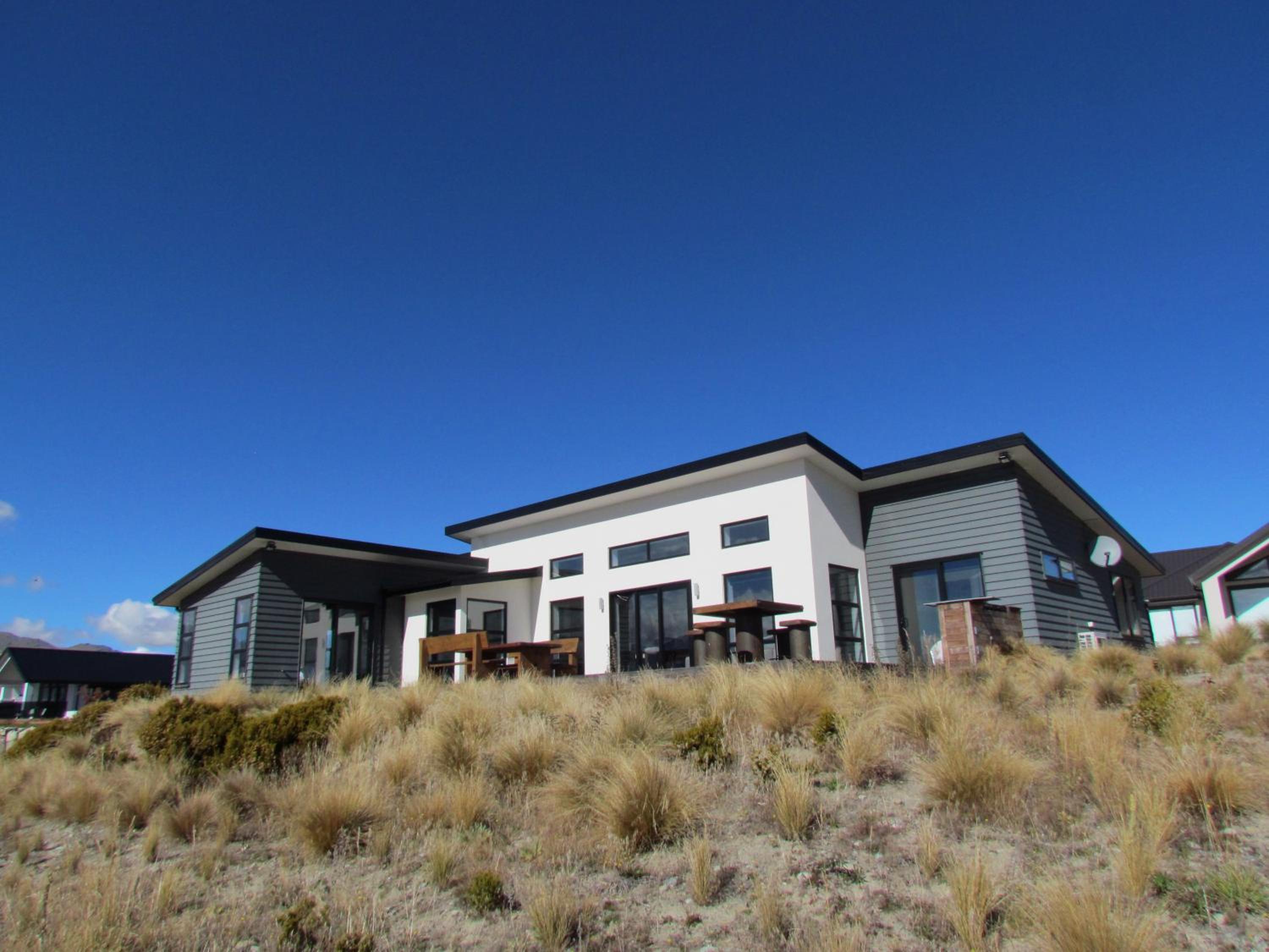 Four-Bedroom House - Photo 7
