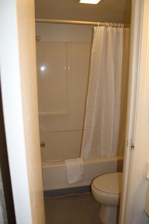  Double Room with Two Double Beds - Smoking - Photo 6