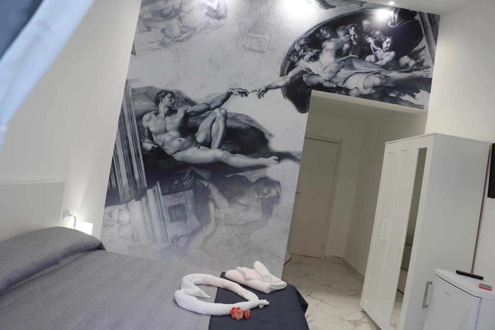Deluxe King Room - Photo 24