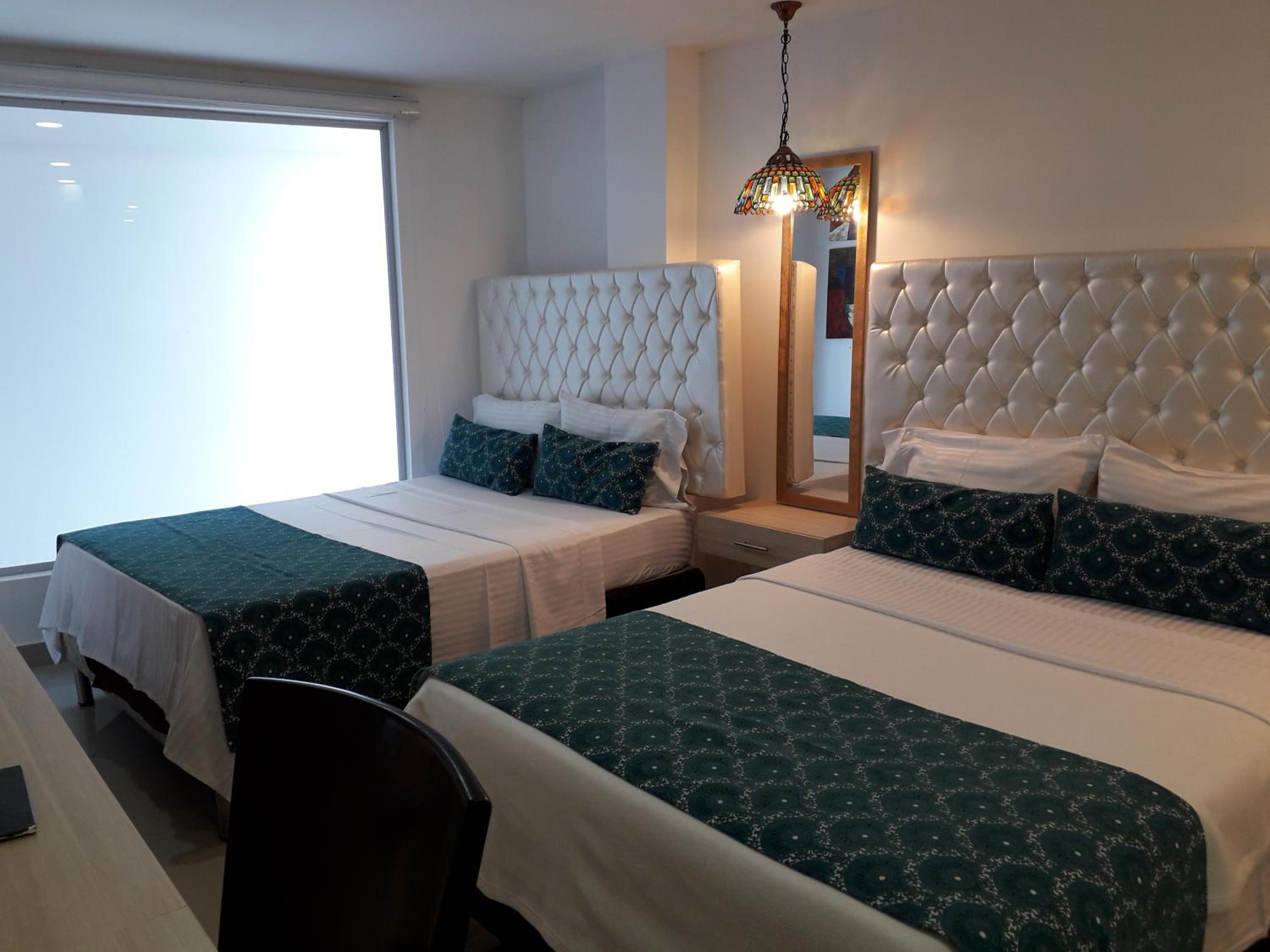 Queen Room with Two Queen Beds photo 2