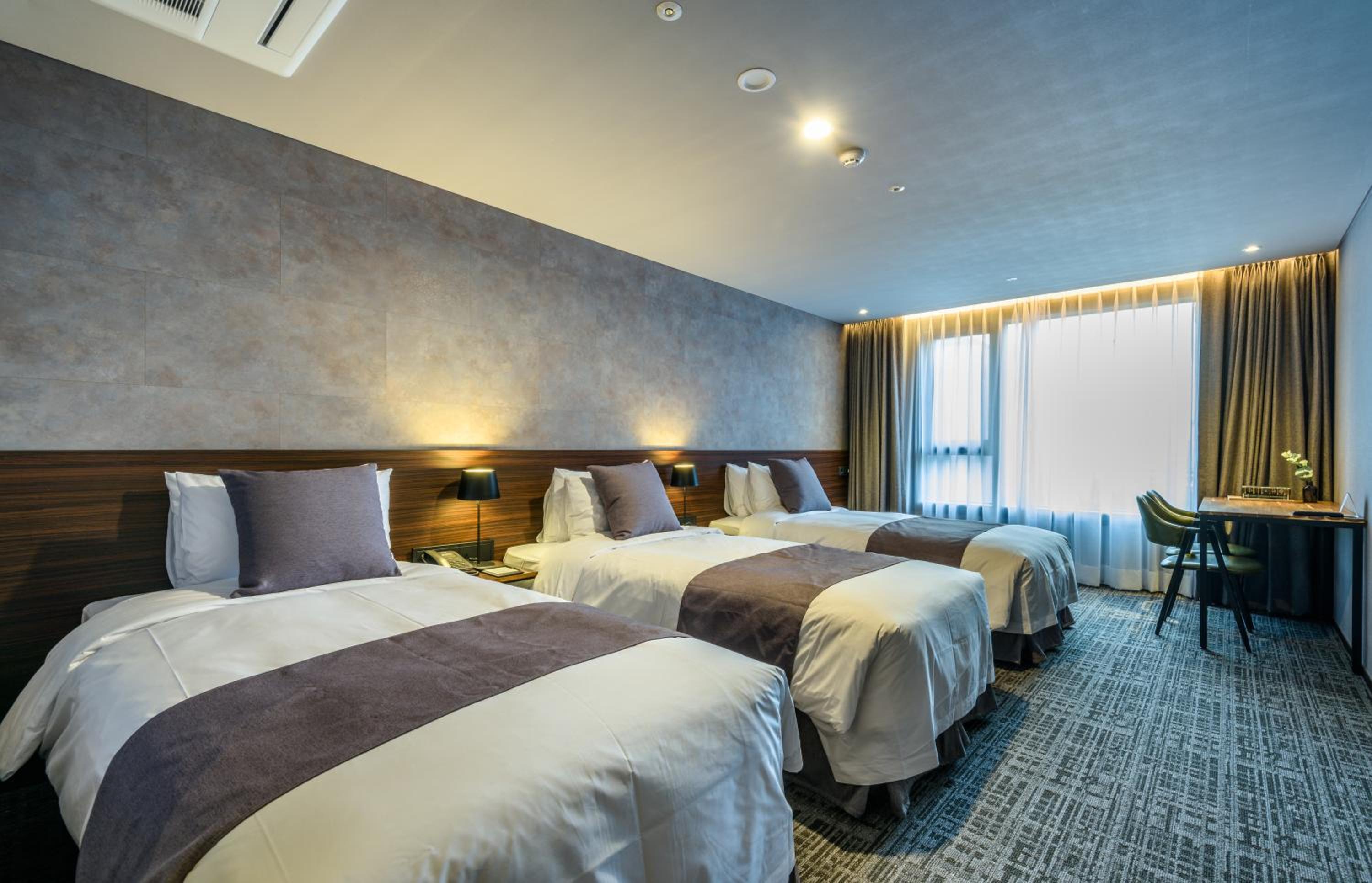 Triple Room