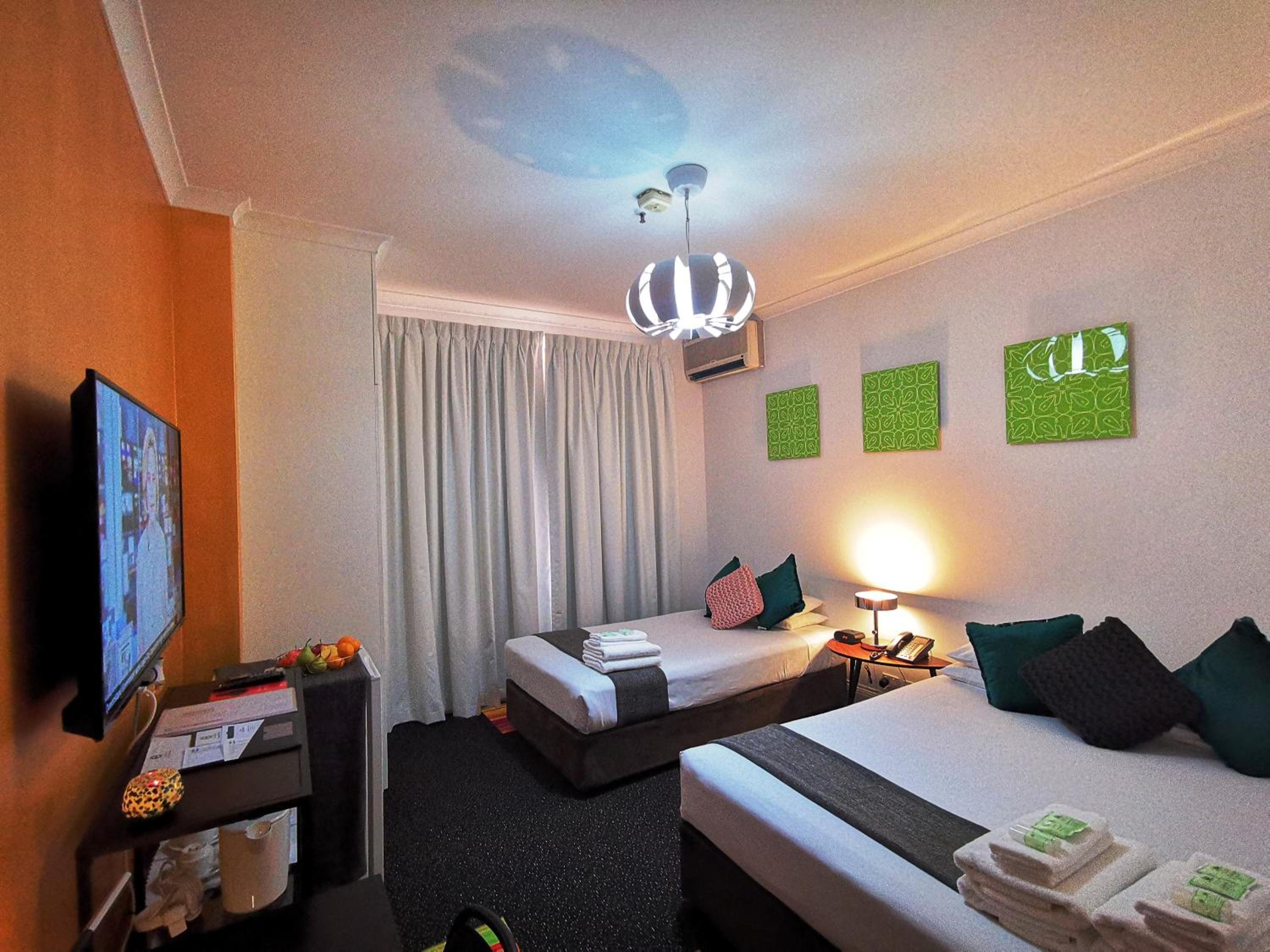 Deluxe Room - Photo 12