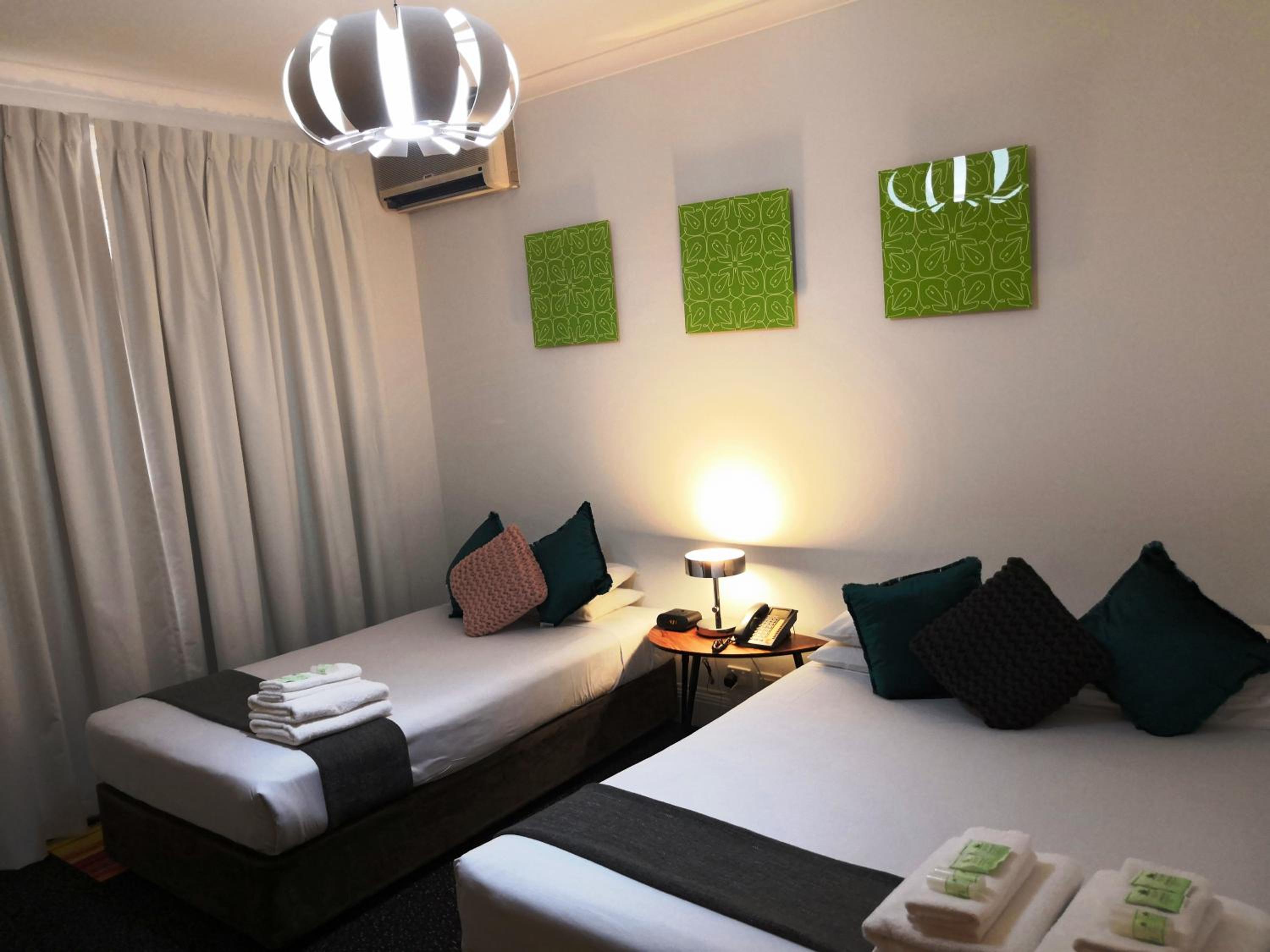Deluxe Room - Photo 9