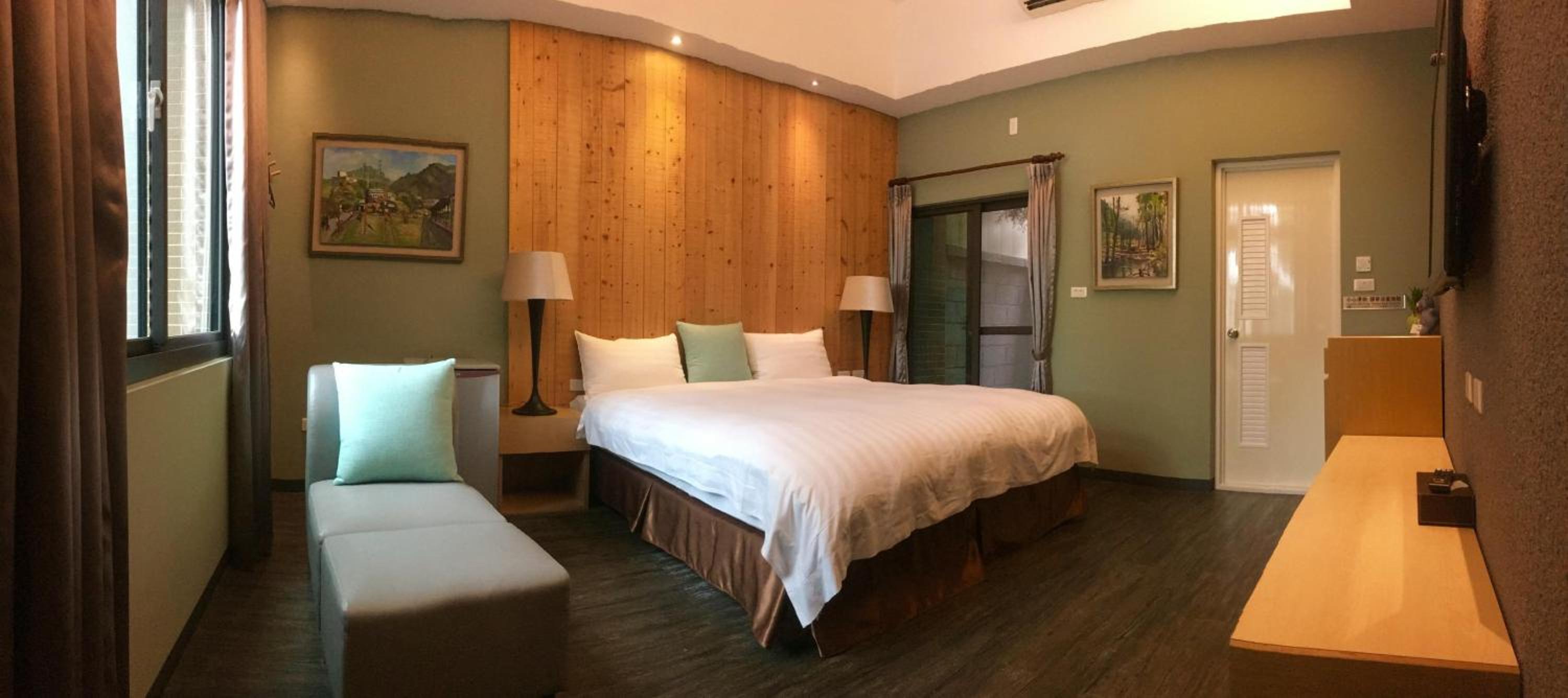 Deluxe Double Room with Balcony photo 1