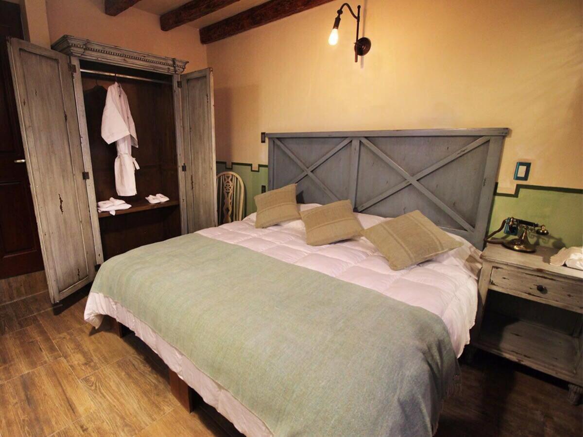 Deluxe King Room photo 2