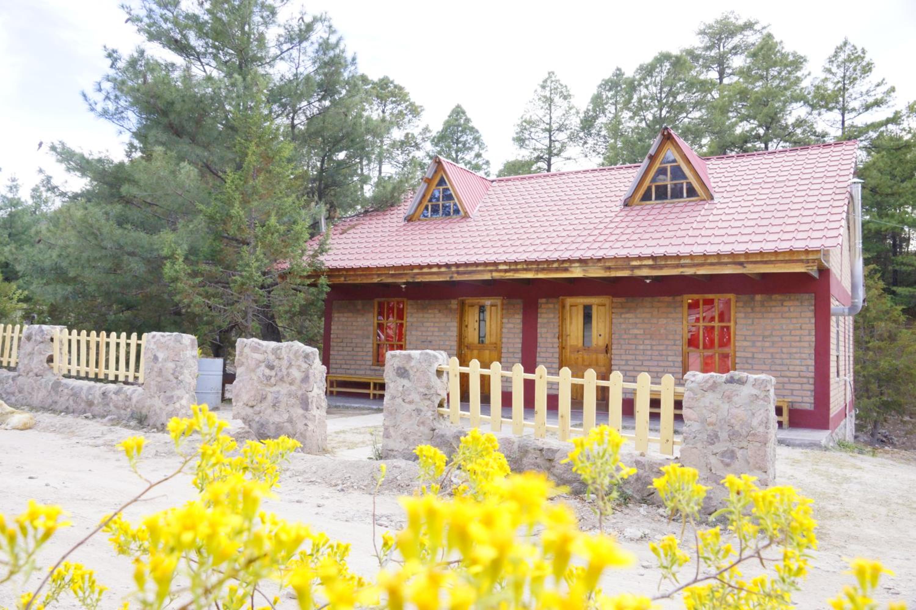 Two-Bedroom Cottage - Photo 4