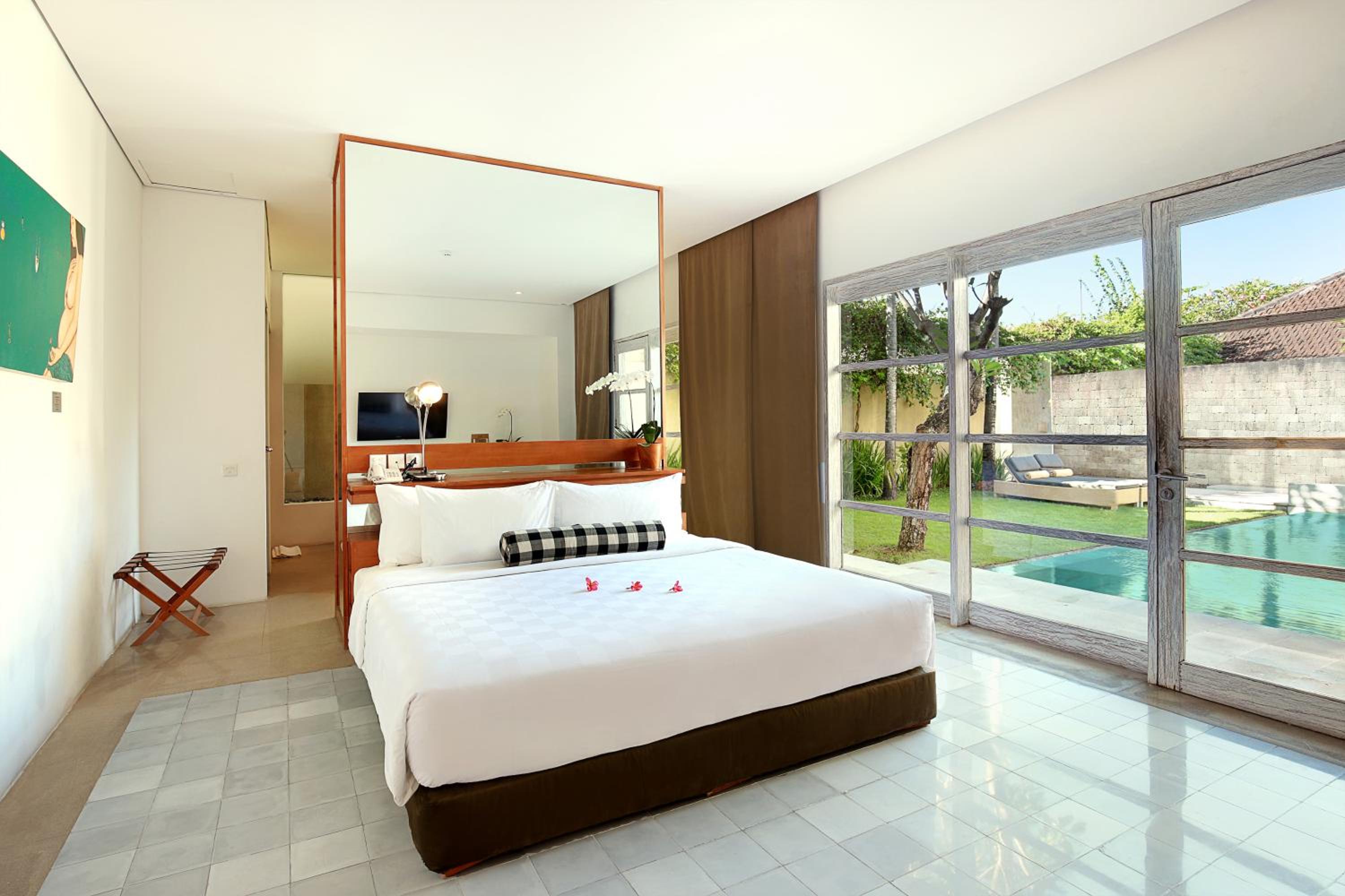 One-Bedroom Royal Pool Villa - Photo 4